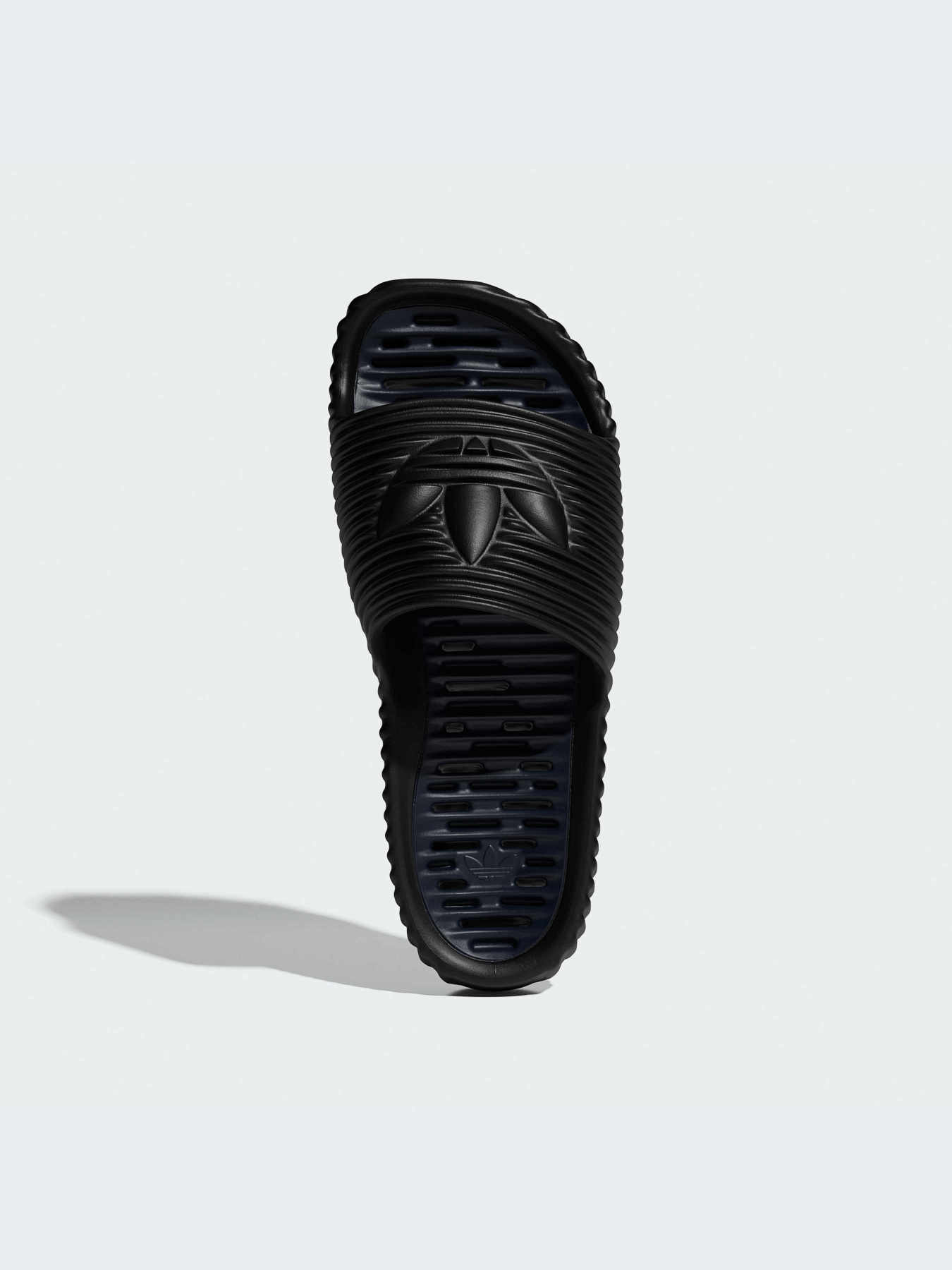 Шлёпанцы Adidas Adilette модель JR3613-KZ Шлёпанцы Adidas Adilette модель JR3613-KZ Фото