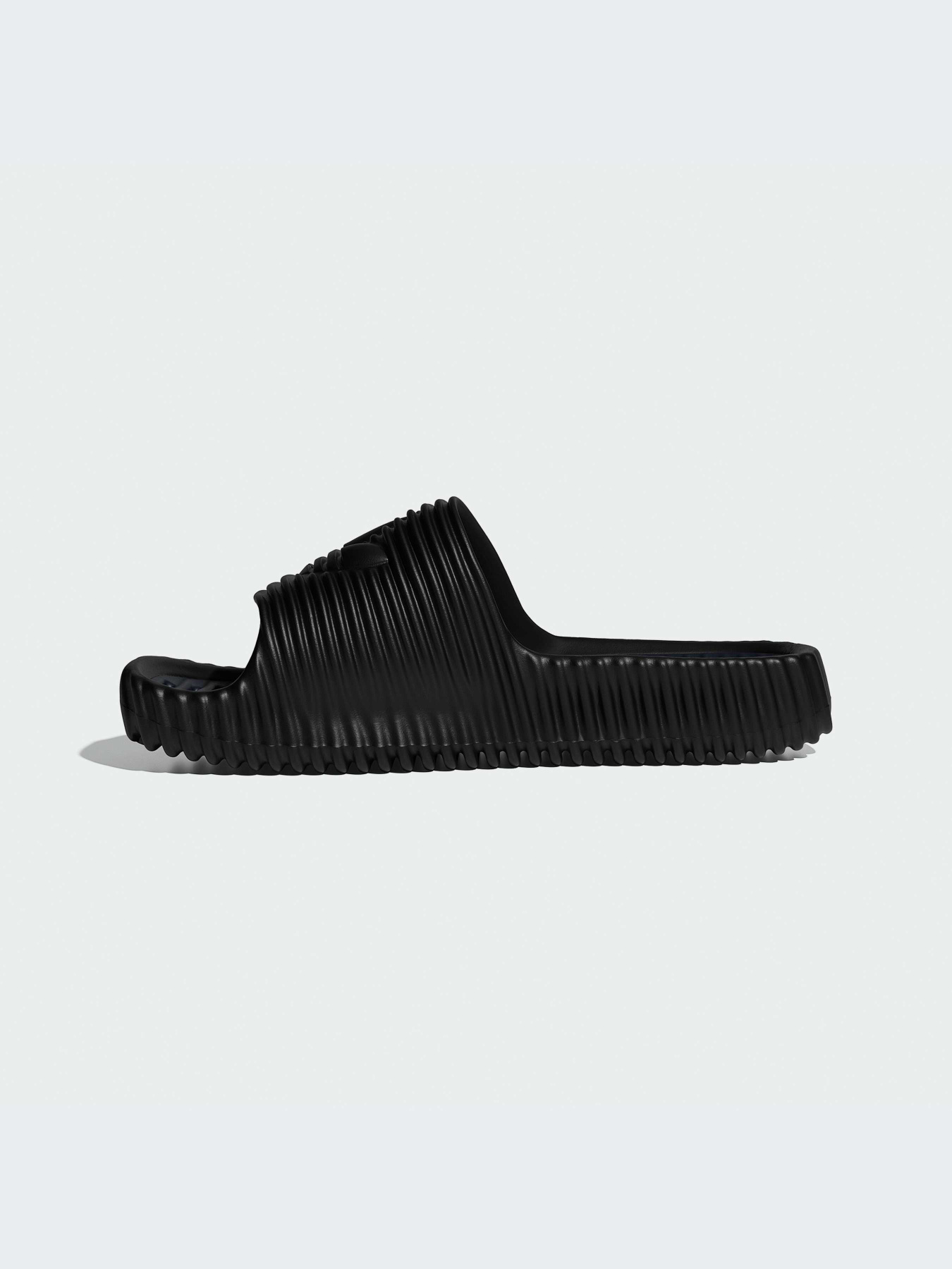 Шлёпанцы Adidas Adilette модель JR3613-KZ Шлёпанцы Adidas Adilette модель JR3613-KZ Фото