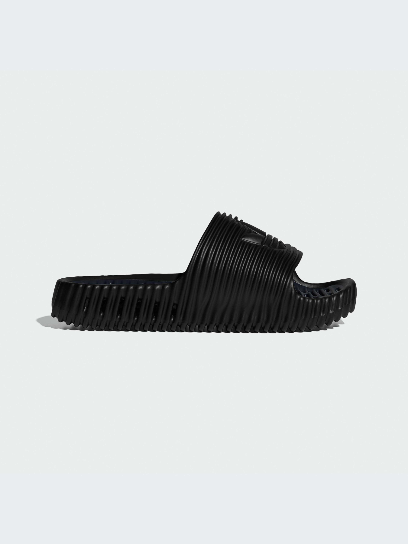 Шлёпанцы Adidas Adilette модель JR3613-KZ Шлёпанцы Adidas Adilette модель JR3613-KZ Фото