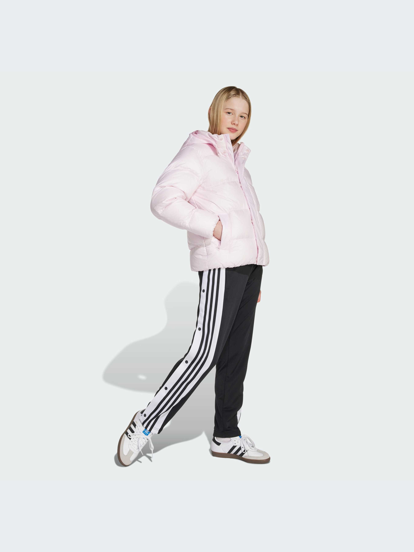 Куртки и дубленки Adidas Adicolor модель JW1104-KZ Фото