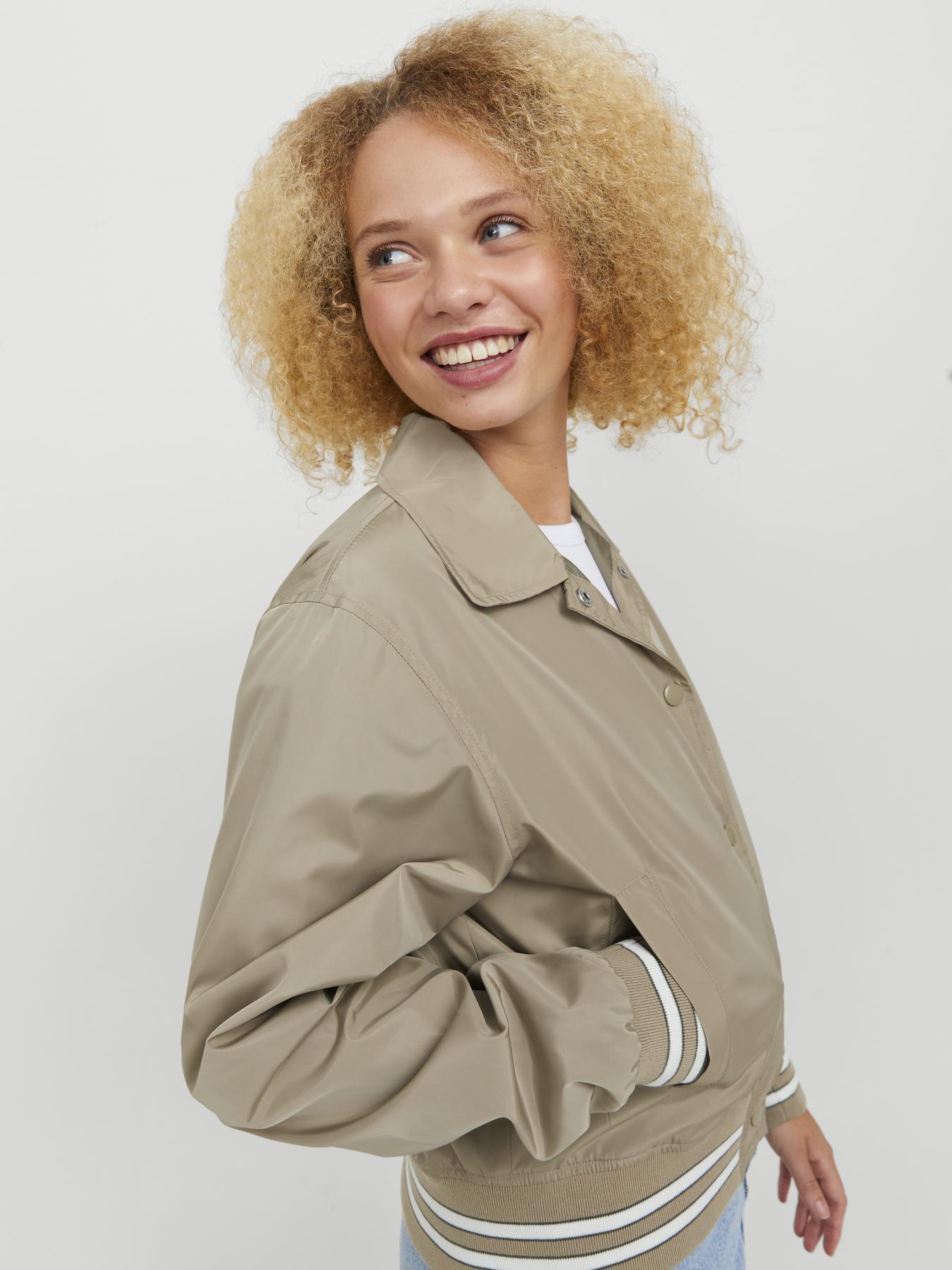 Куртки и дубленки JACK & JONES модель 12248534_Cornstalk Фото