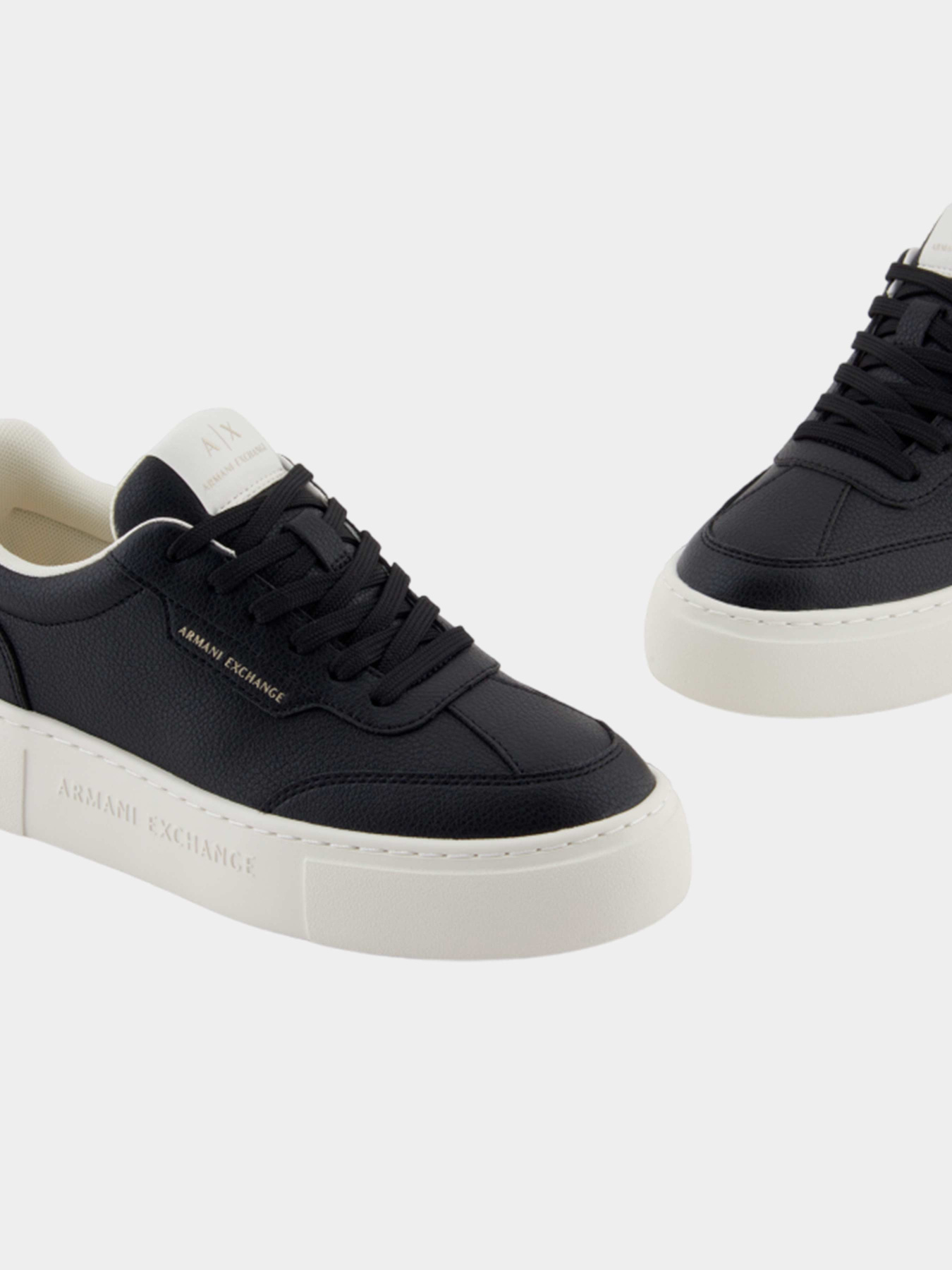 Кроссовки Armani Exchange модель XW001662-AF17351-UC001 Фото