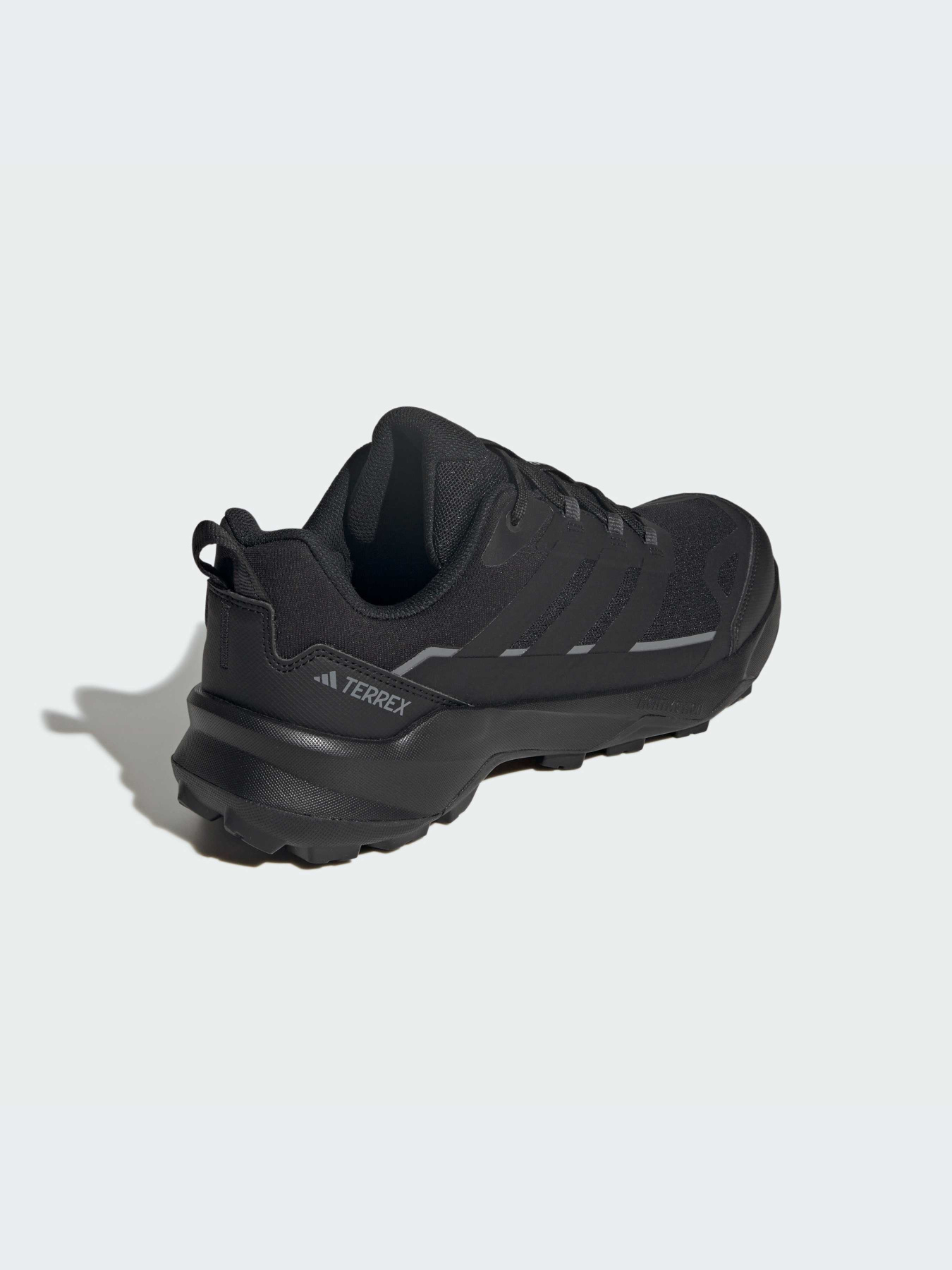 Кроссовки Adidas Terrex модель JQ2215-KZ Кроссовки Adidas Terrex модель JQ2215-KZ Фото