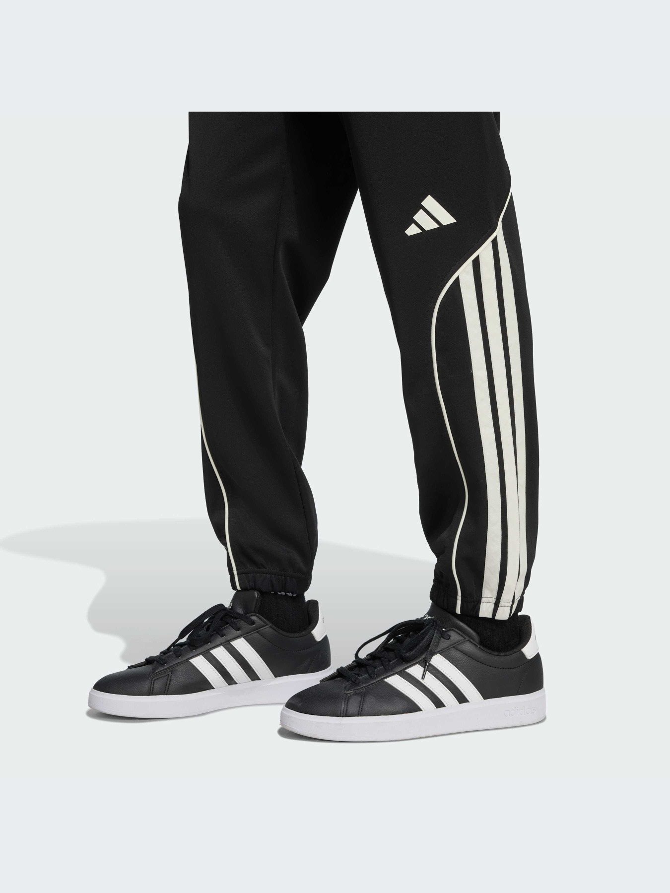 Костюмы Adidas 3 Stripes модель JN1817-KZ Фото