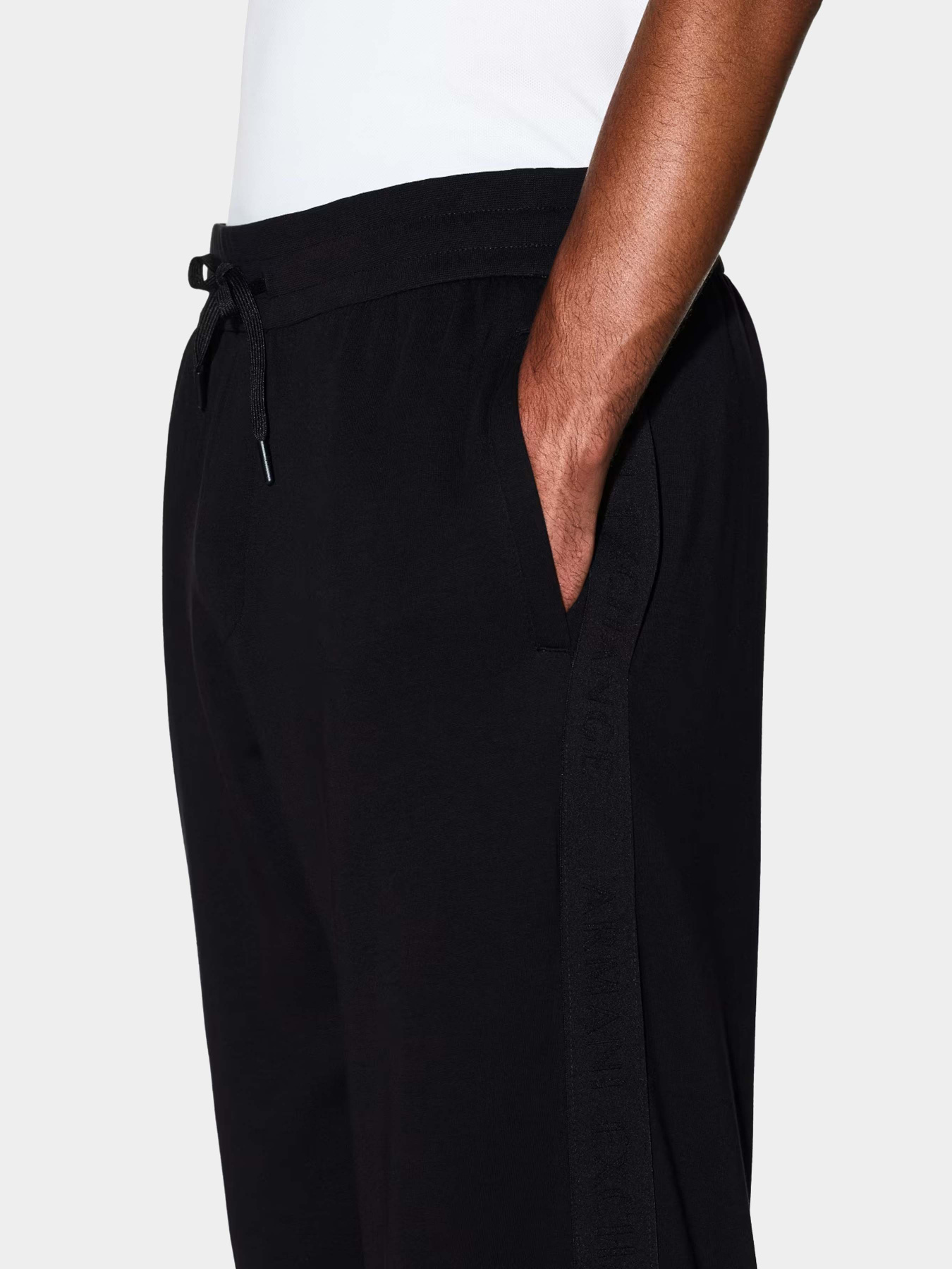 Брюки Armani Exchange модель XM001301-AF10818-UC001 Брюки Armani Exchange модель XM001301-AF10818-UC001 Фото