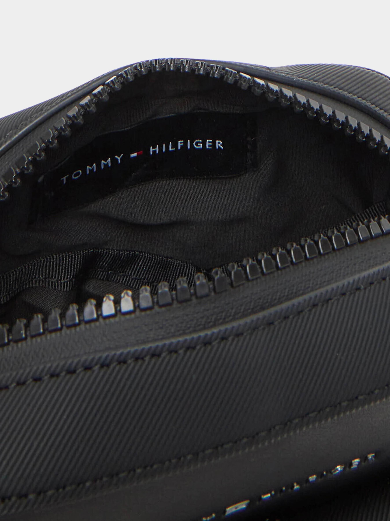 Сумки Tommy Hilfiger модель AM0AM13479-BDS Фото