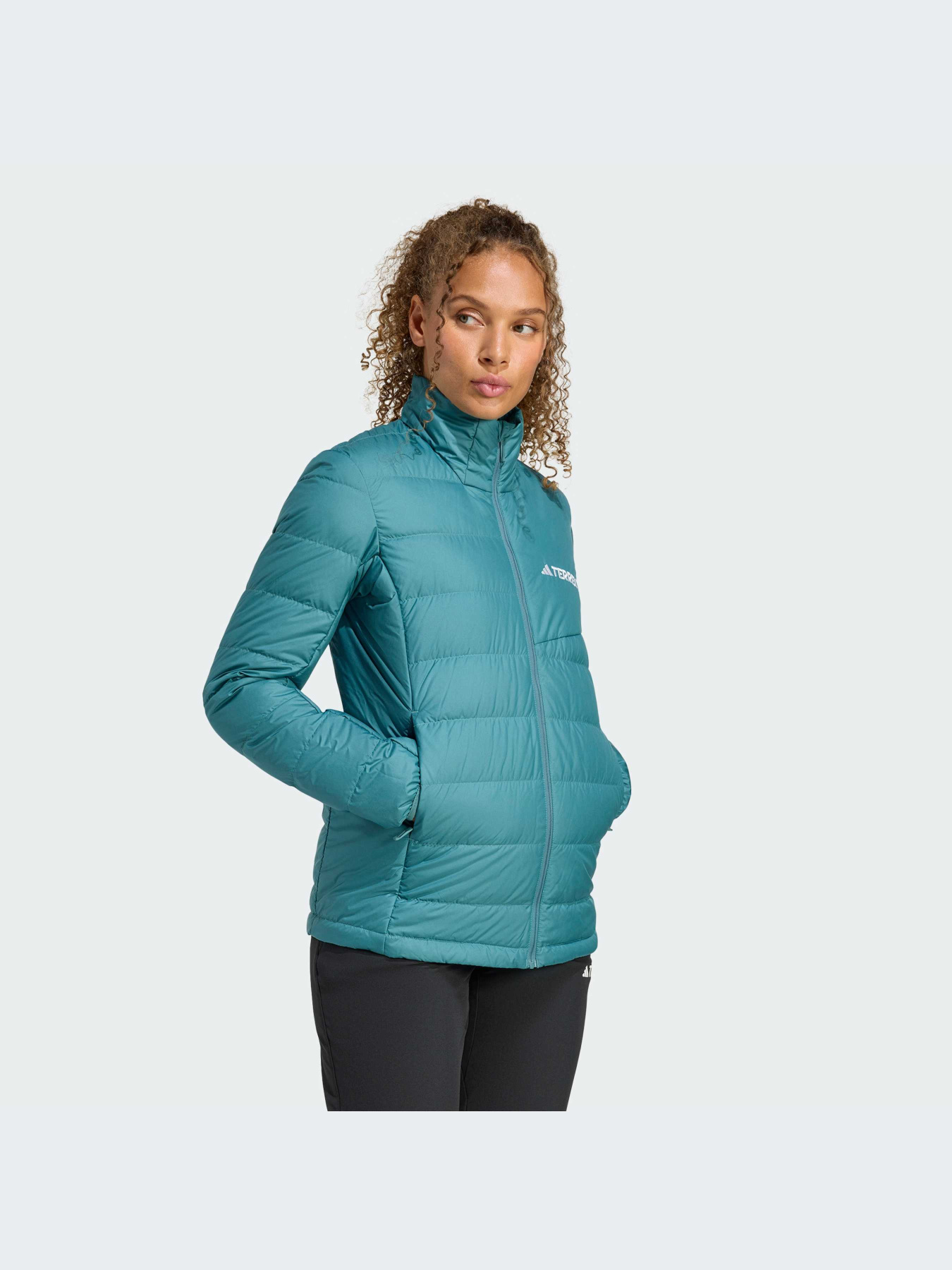 Куртки и дубленки Adidas модель JZ9959-KZ Фото