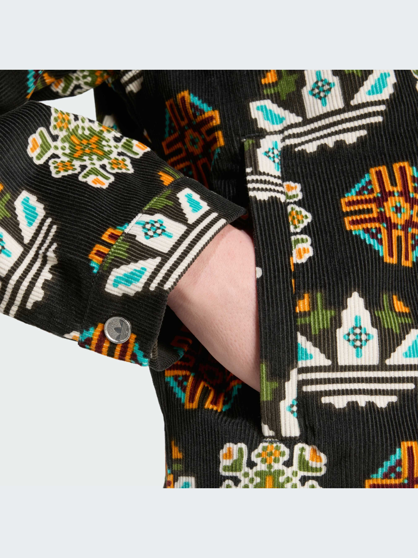 Куртки и дубленки Adidas Graphics модель JY2998-KZ Фото