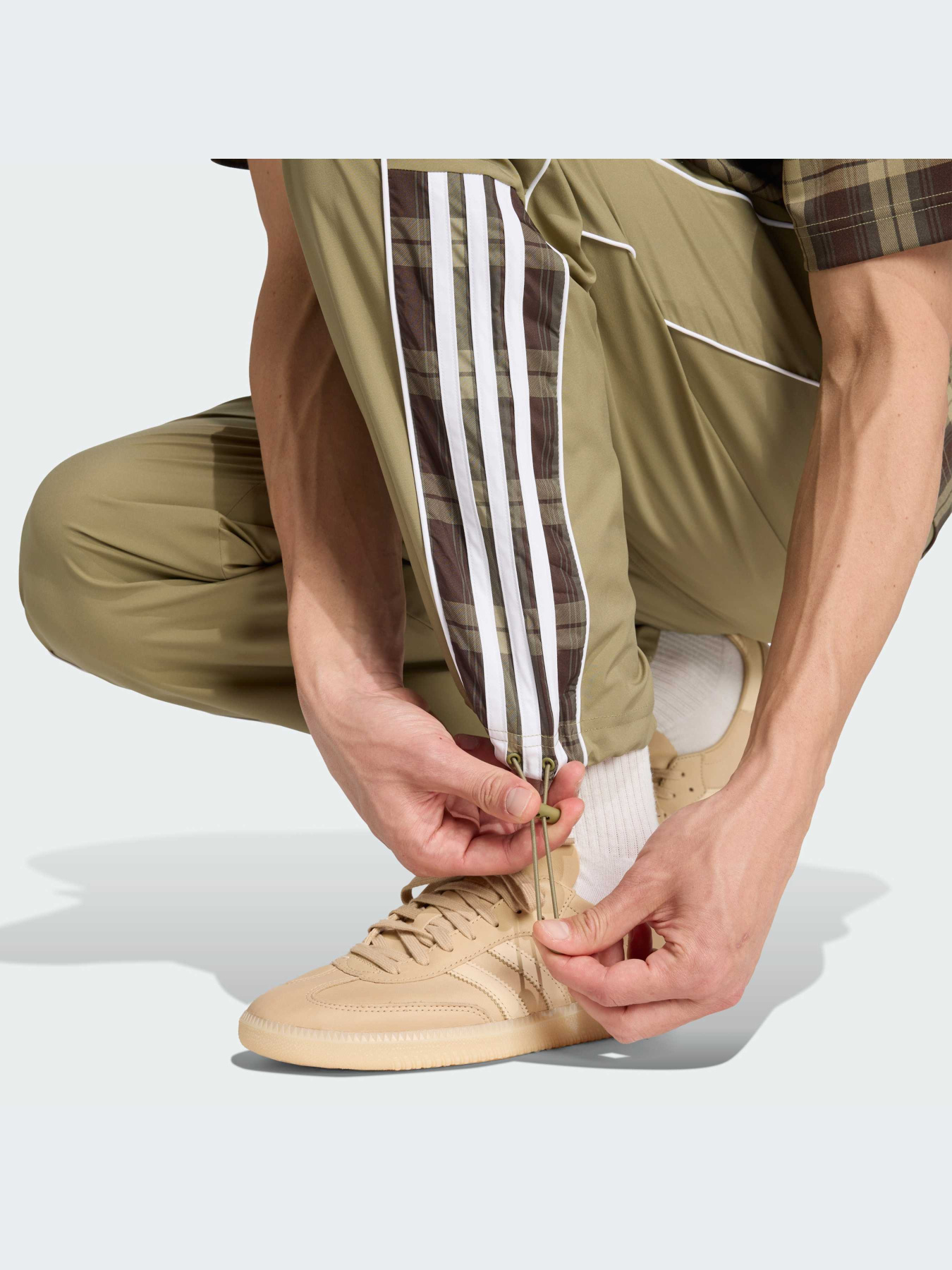 Брюки Adidas Graphics модель JV7732-KZ Фото