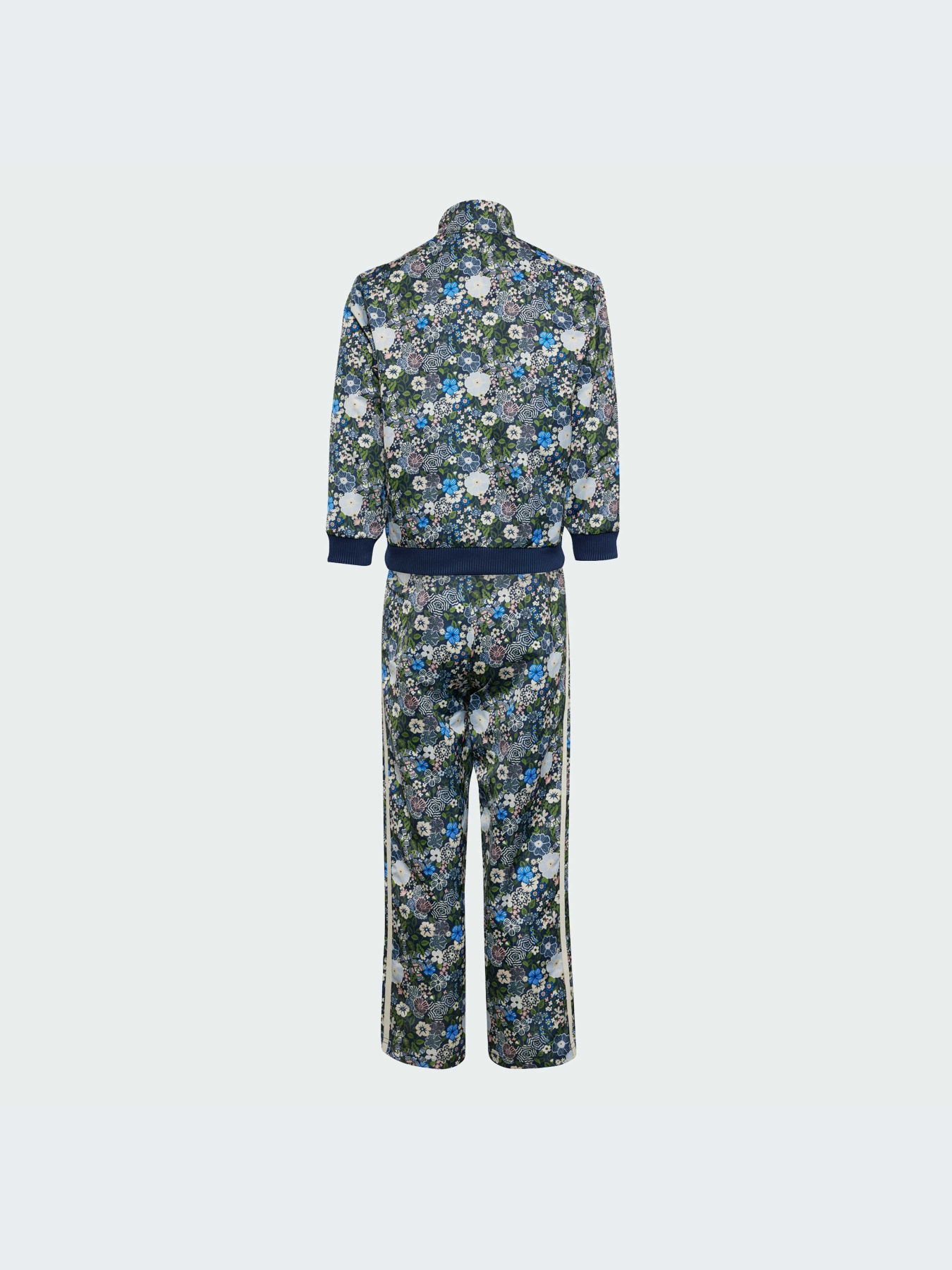 Костюмы Adidas Graphics модель JV7724-KZ Костюмы Adidas Graphics модель JV7724-KZ Фото