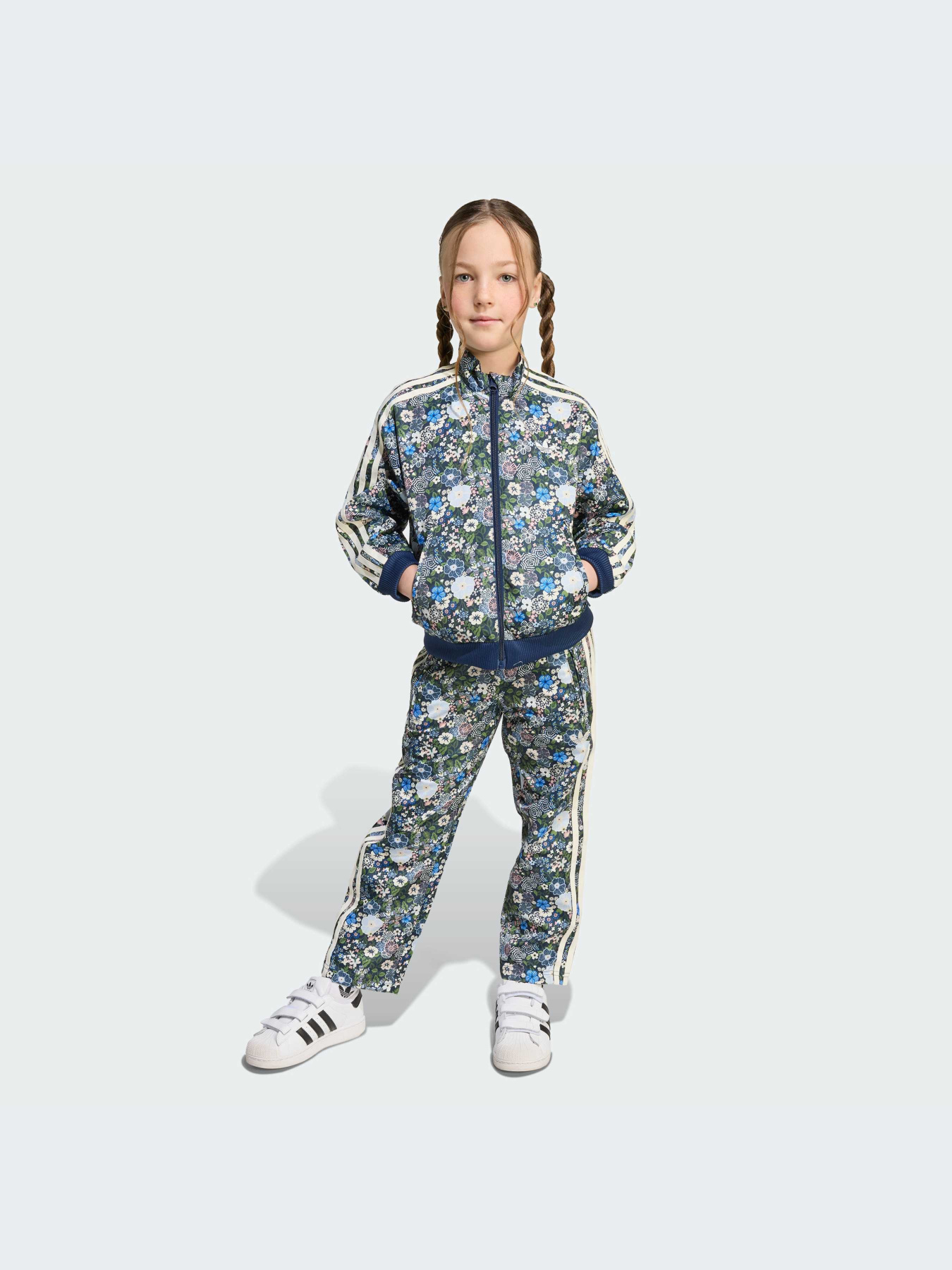 Костюмы Adidas Graphics модель JV7724-KZ Костюмы Adidas Graphics модель JV7724-KZ Фото