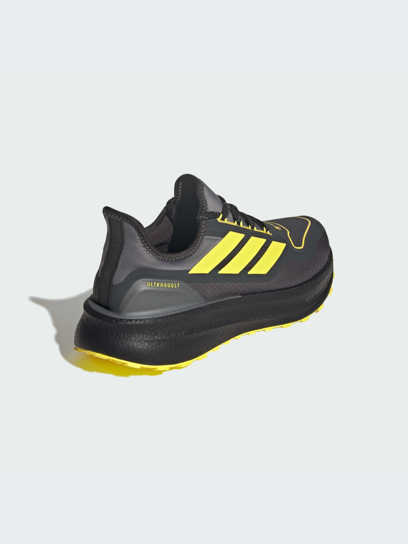 Кроссовки Adidas Ultraboost модель JI3242-KZ Кроссовки Adidas Ultraboost модель JI3242-KZ Фото