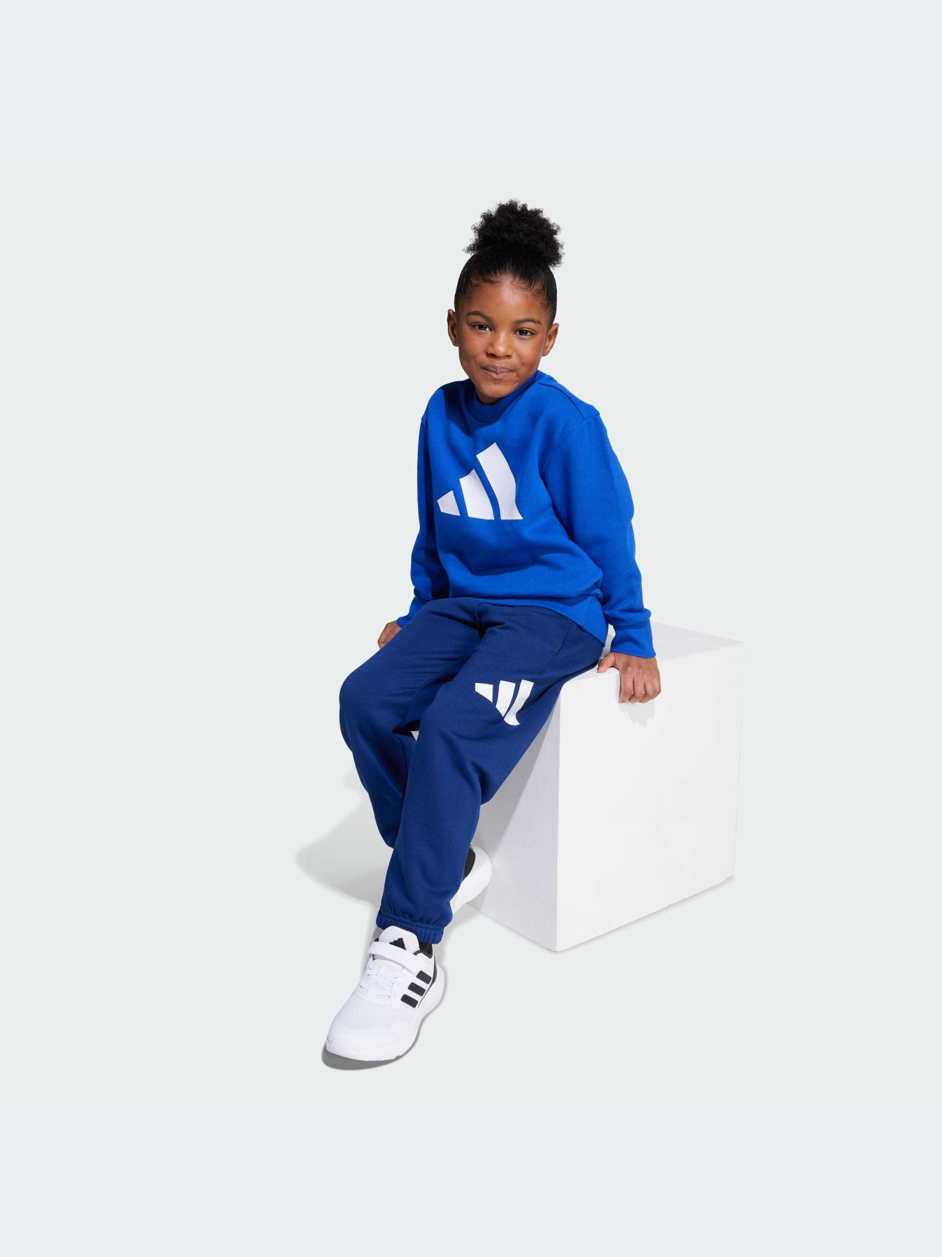 Костюмы Adidas модель JM0881-KZ Костюмы Adidas модель JM0881-KZ Фото
