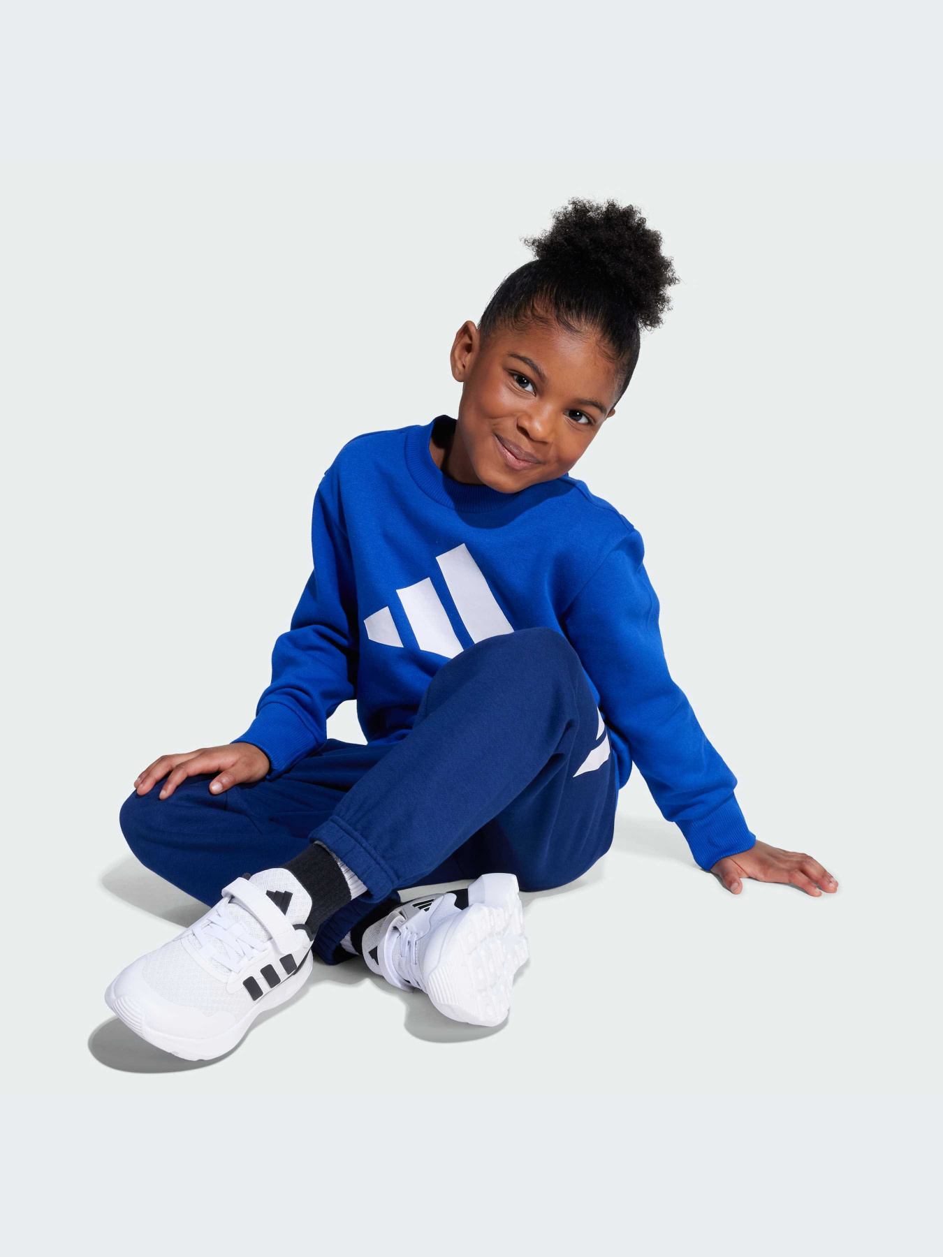 Костюмы Adidas модель JM0881-KZ Костюмы Adidas модель JM0881-KZ Фото