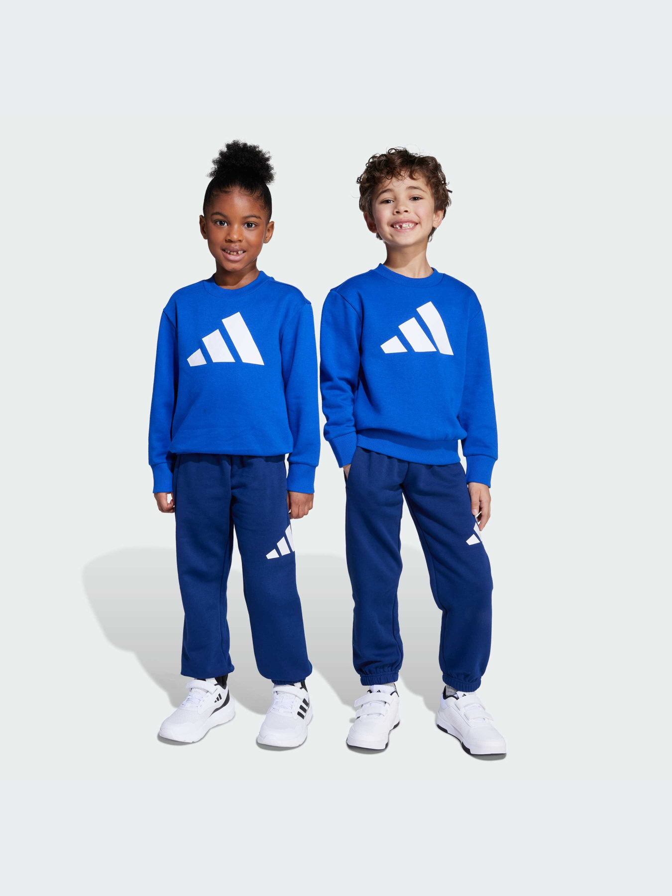 Костюмы Adidas модель JM0881-KZ Костюмы Adidas модель JM0881-KZ Фото