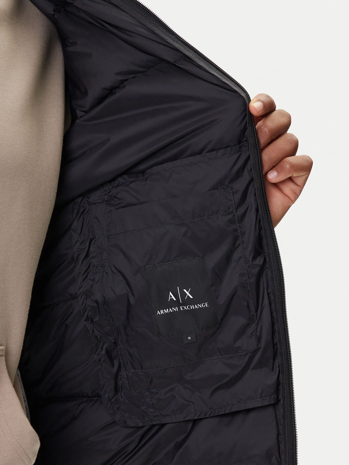 Куртки и дубленки Armani Exchange модель XM001575-AF16927-UC001 Фото