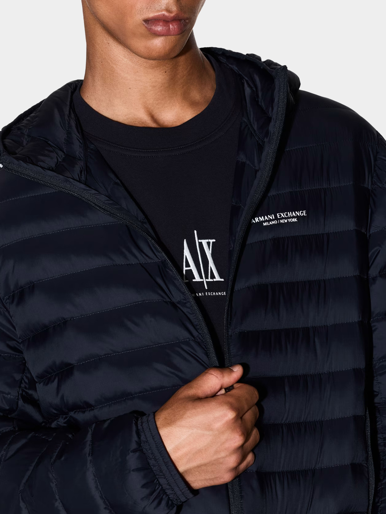 Куртки и дубленки Armani Exchange модель XM001577-AF16927-UB101 Фото