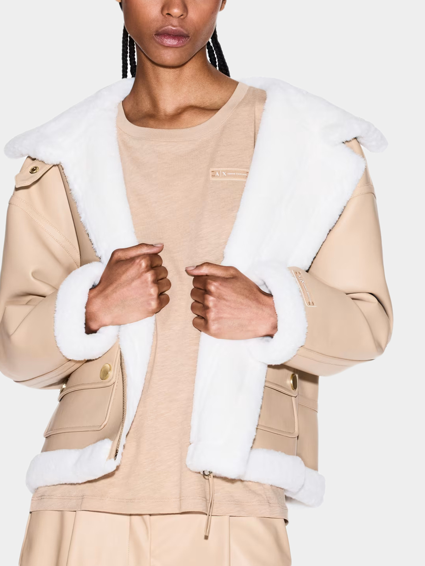 Шубы и дубленки Armani Exchange модель XW000713-AF16389-U1051 Фото