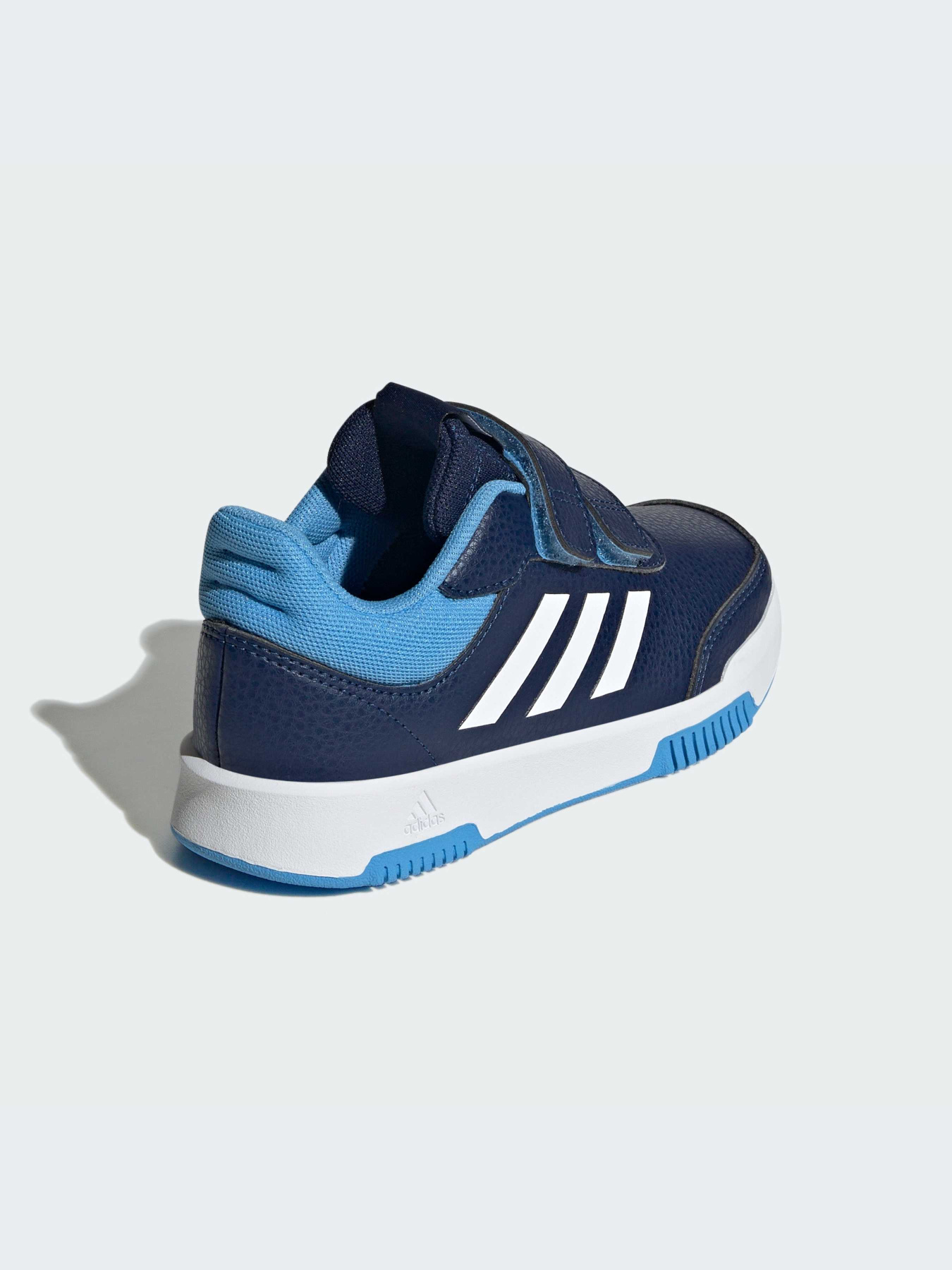 Кроссовки Adidas модель IE0922-KZ Кроссовки Adidas модель IE0922-KZ Фото