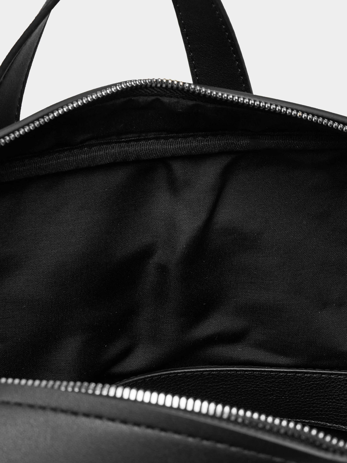 Рюкзаки Calvin Klein модель LV04D3005G-UB1 Рюкзаки Calvin Klein модель LV04D3005G-UB1 Фото