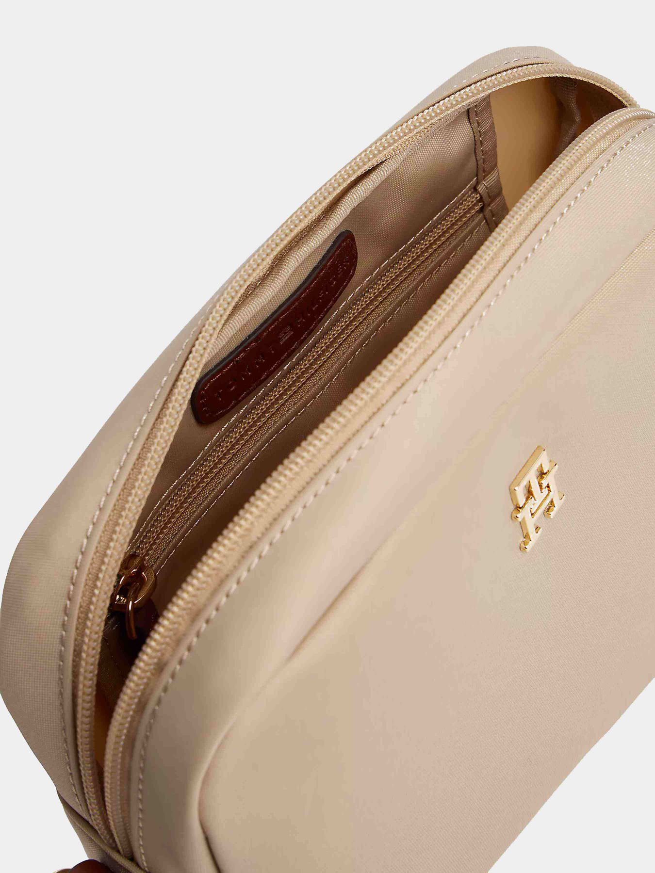Сумки Tommy Hilfiger модель AW0AW17704-RBT Фото