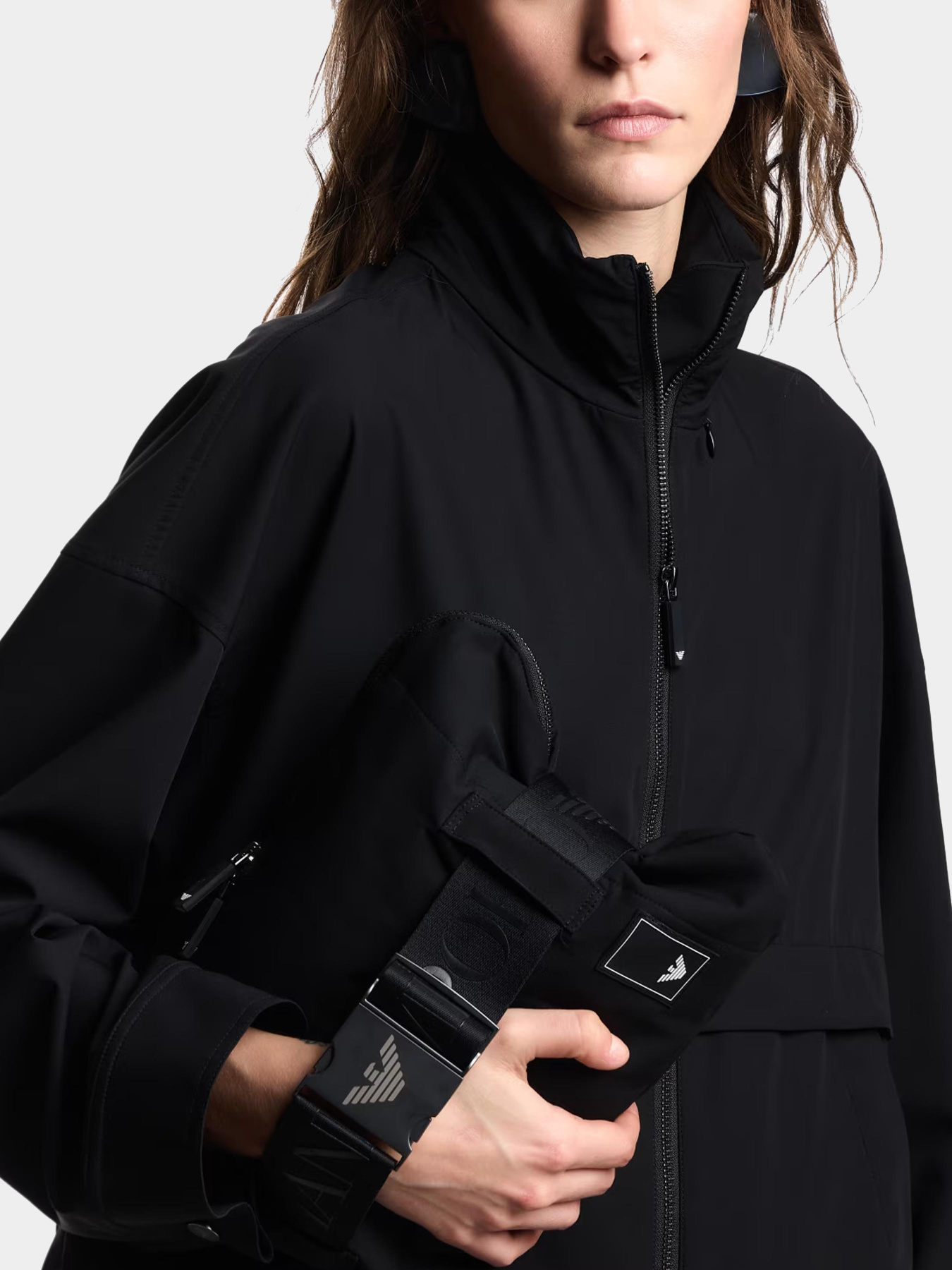 Куртки и дубленки Emporio Armani модель EW002948-AF19594-UC001 Фото
