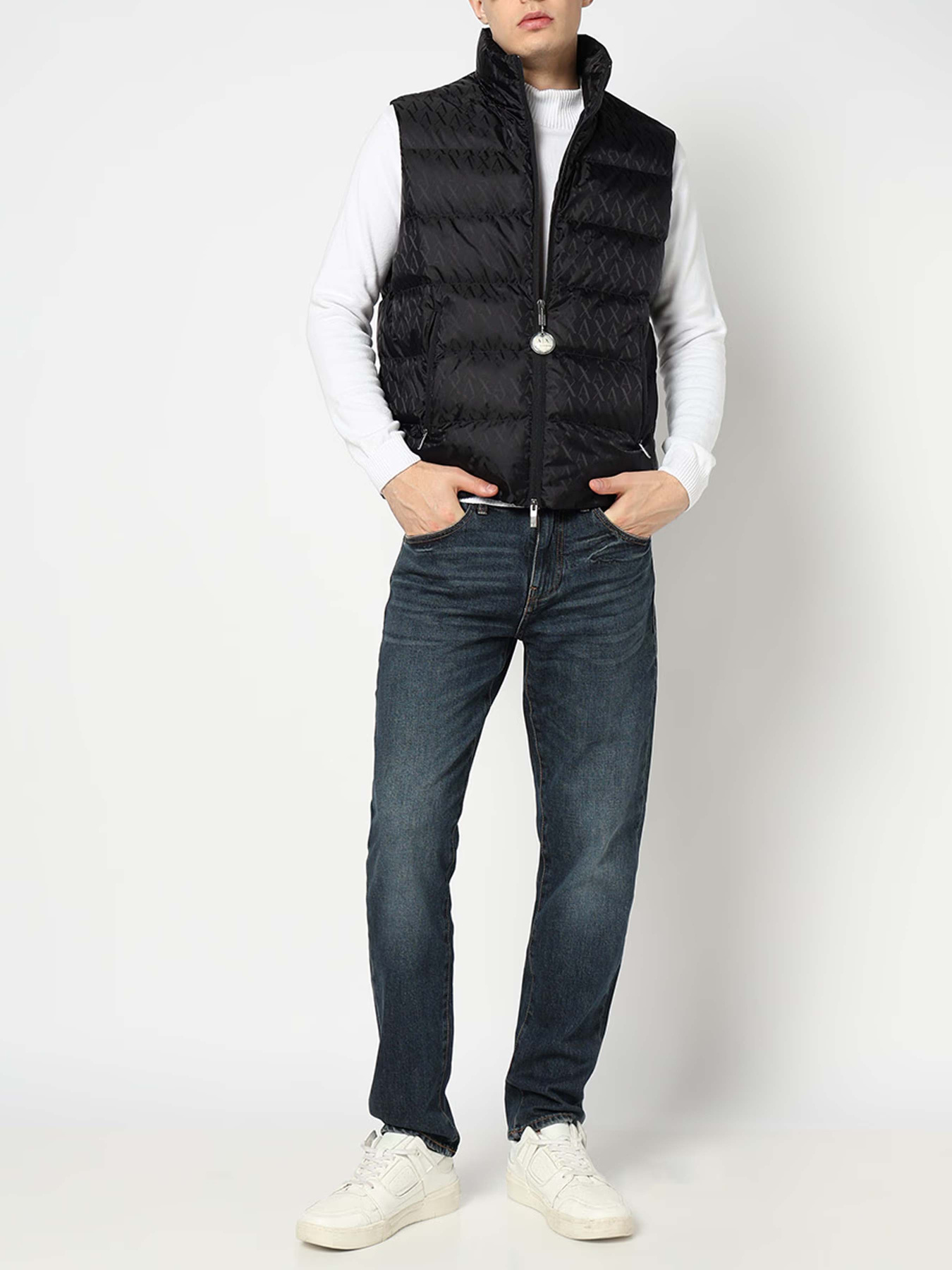 Куртки и дубленки Armani Exchange модель XM001581-AF16628-UB101 Фото