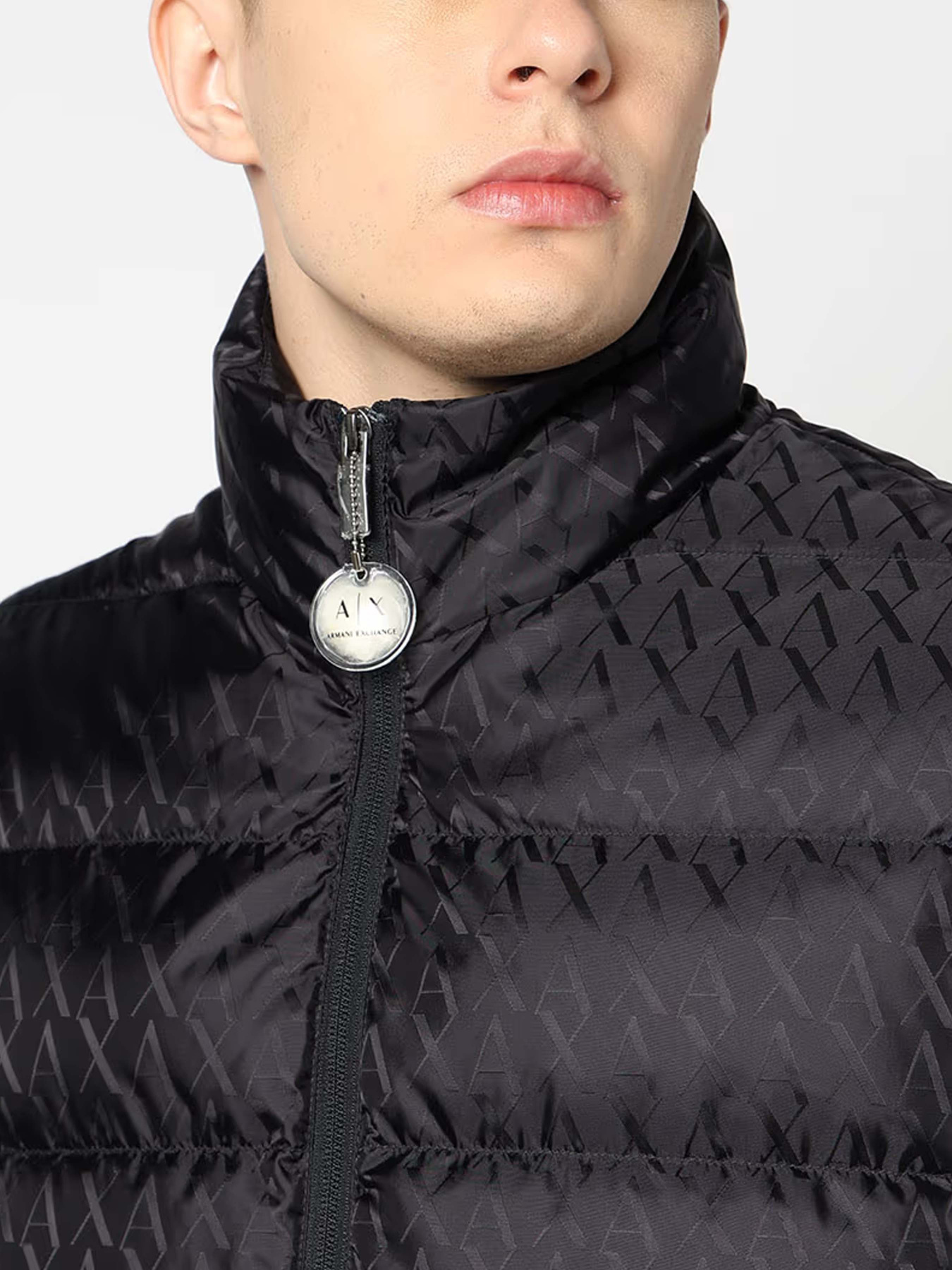 Куртки и дубленки Armani Exchange модель XM001581-AF16628-UB101 Фото