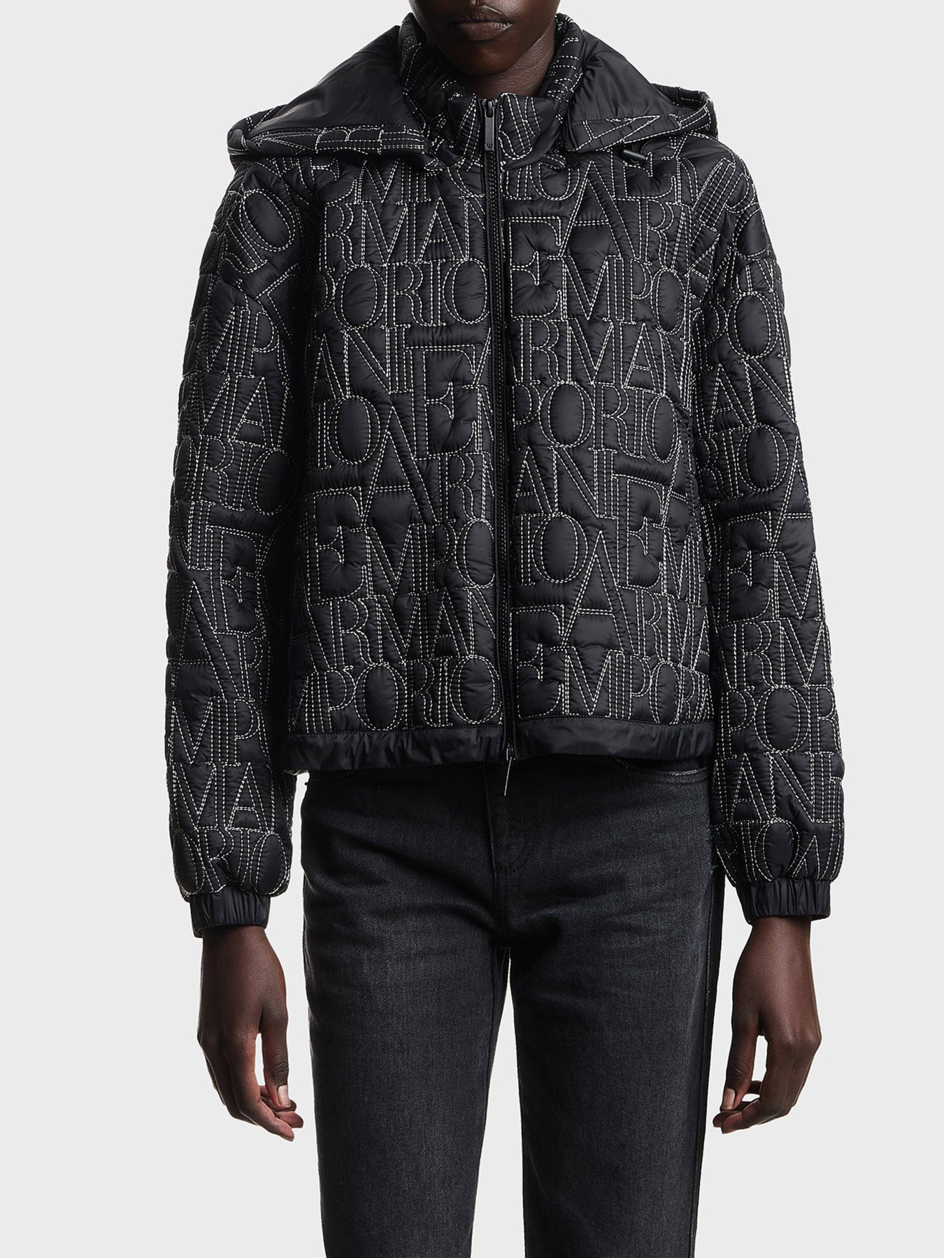 Куртки и дубленки Emporio Armani модель EW001389-AF12645-UC001 Фото