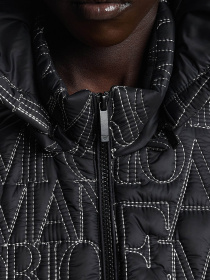 Куртки и дубленки Emporio Armani модель EW001389-AF12645-UC001 Фото