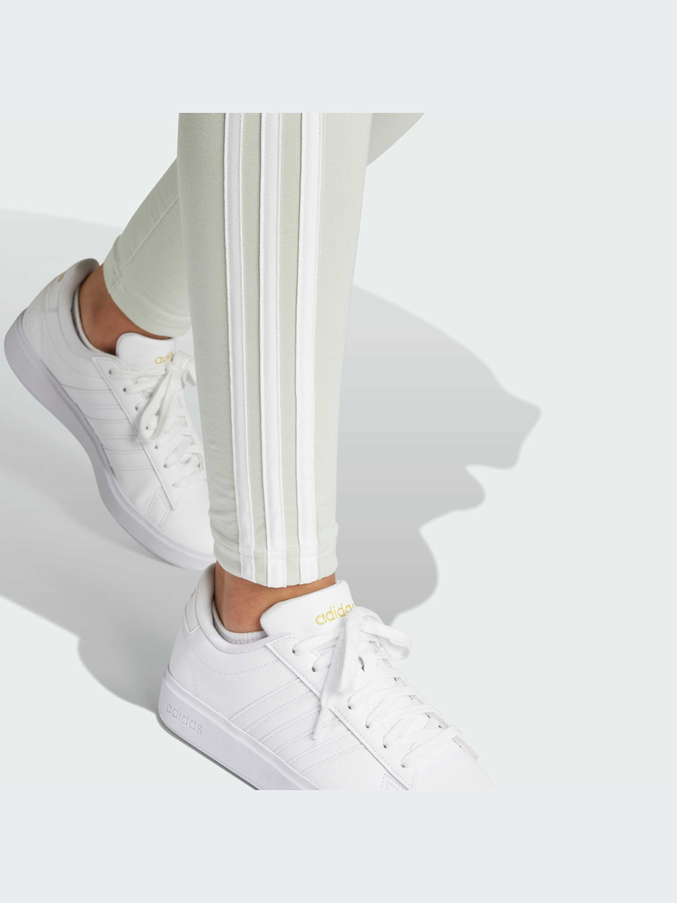 Брюки Adidas модель IY4191-KZ Фото