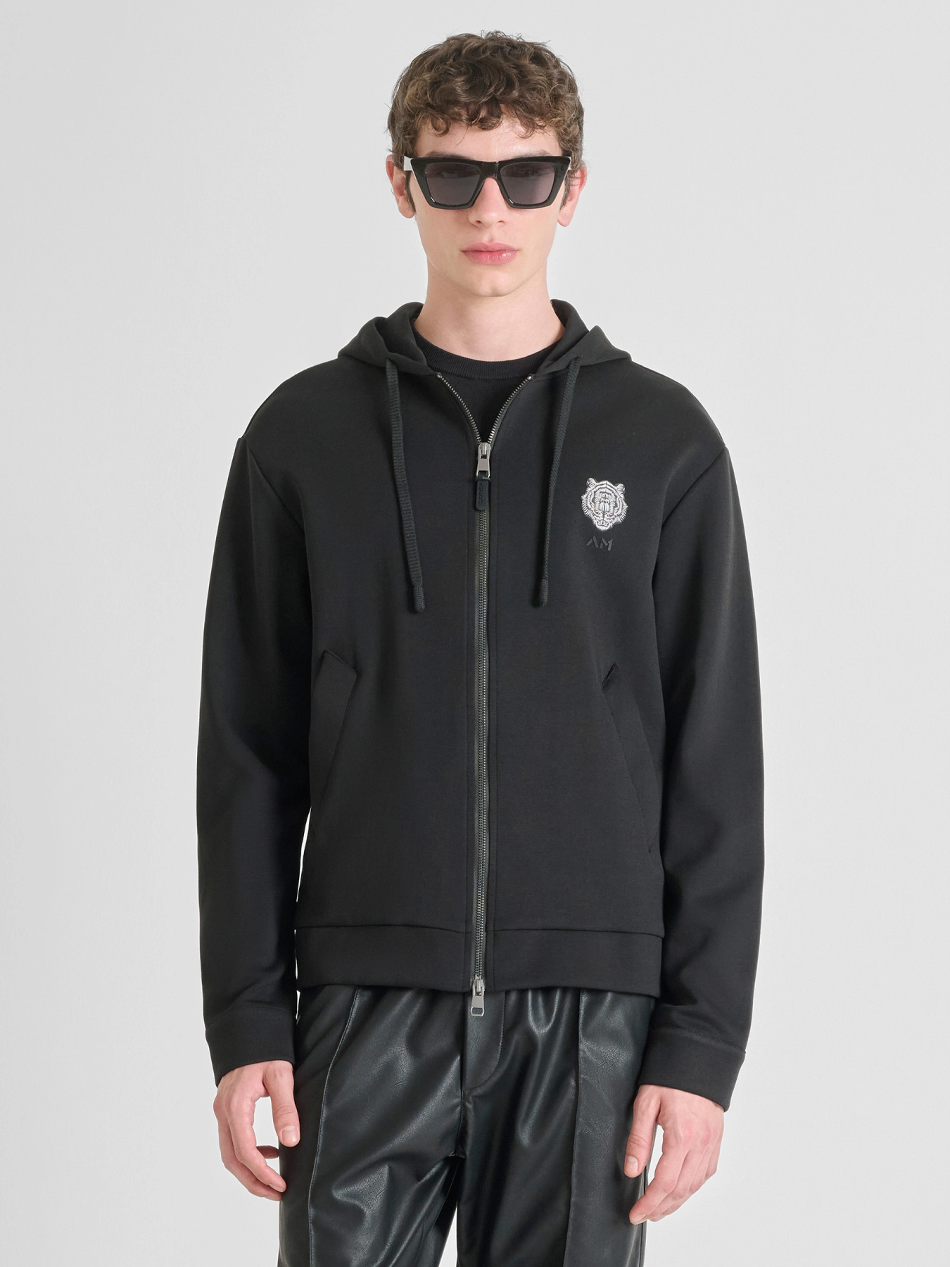 Худи и свитшоты Antony Morato модель MMFL01079-FA150168-9000 Фото