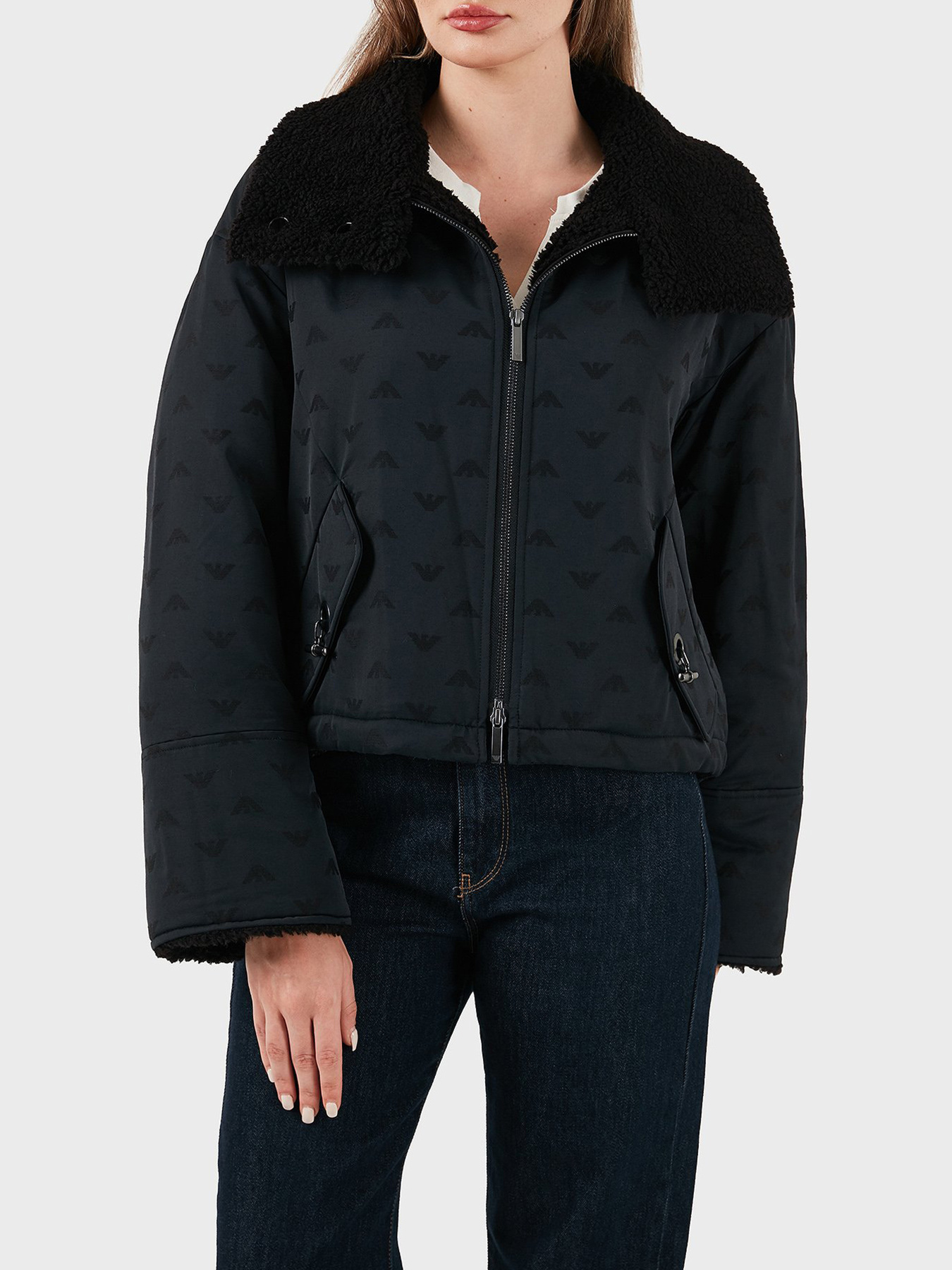 Куртки и дубленки Emporio Armani модель EW001392-AF14362-UC001 Фото