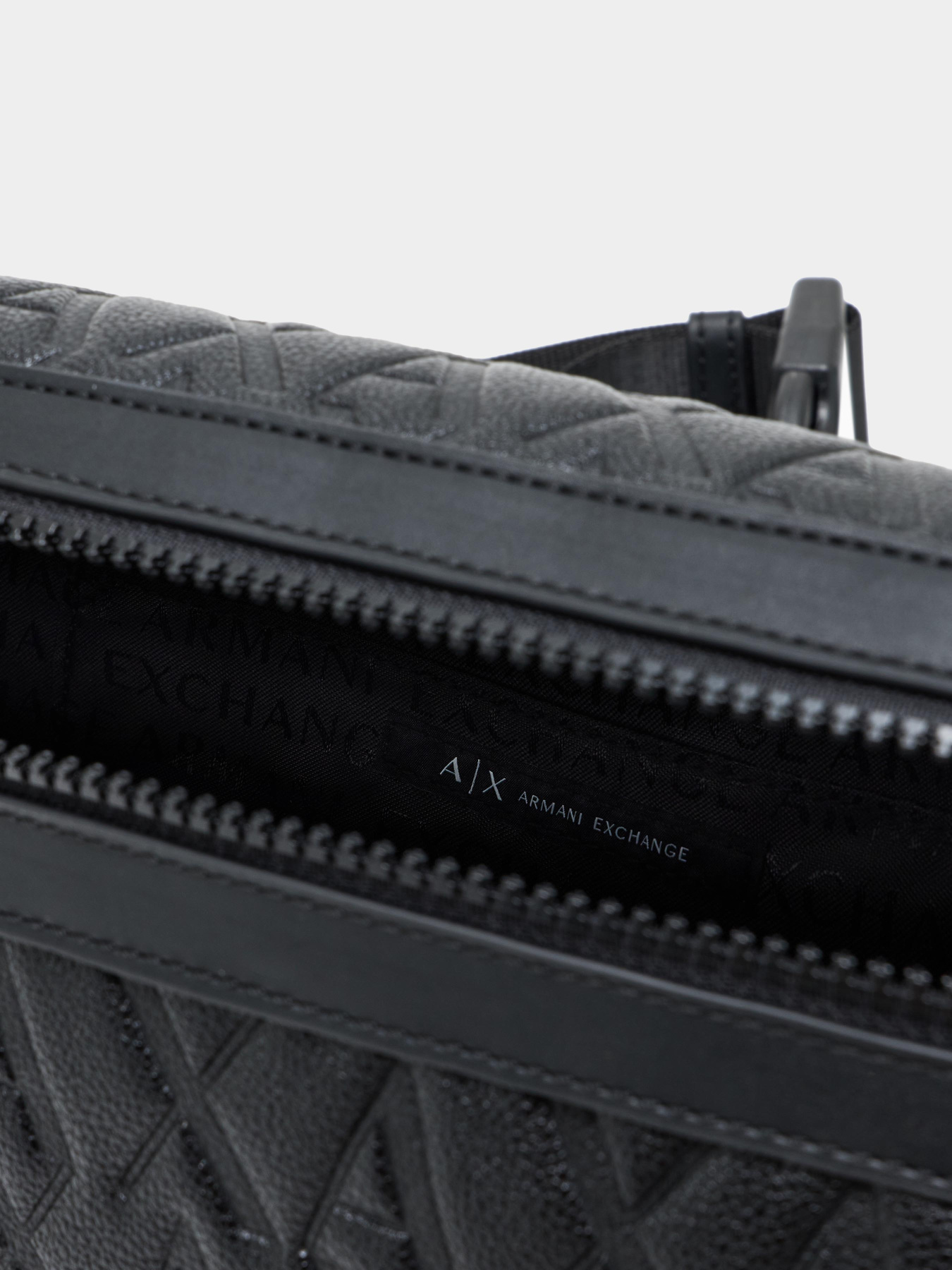 Сумки Armani Exchange модель XM000844-AF12133-UC001 Фото