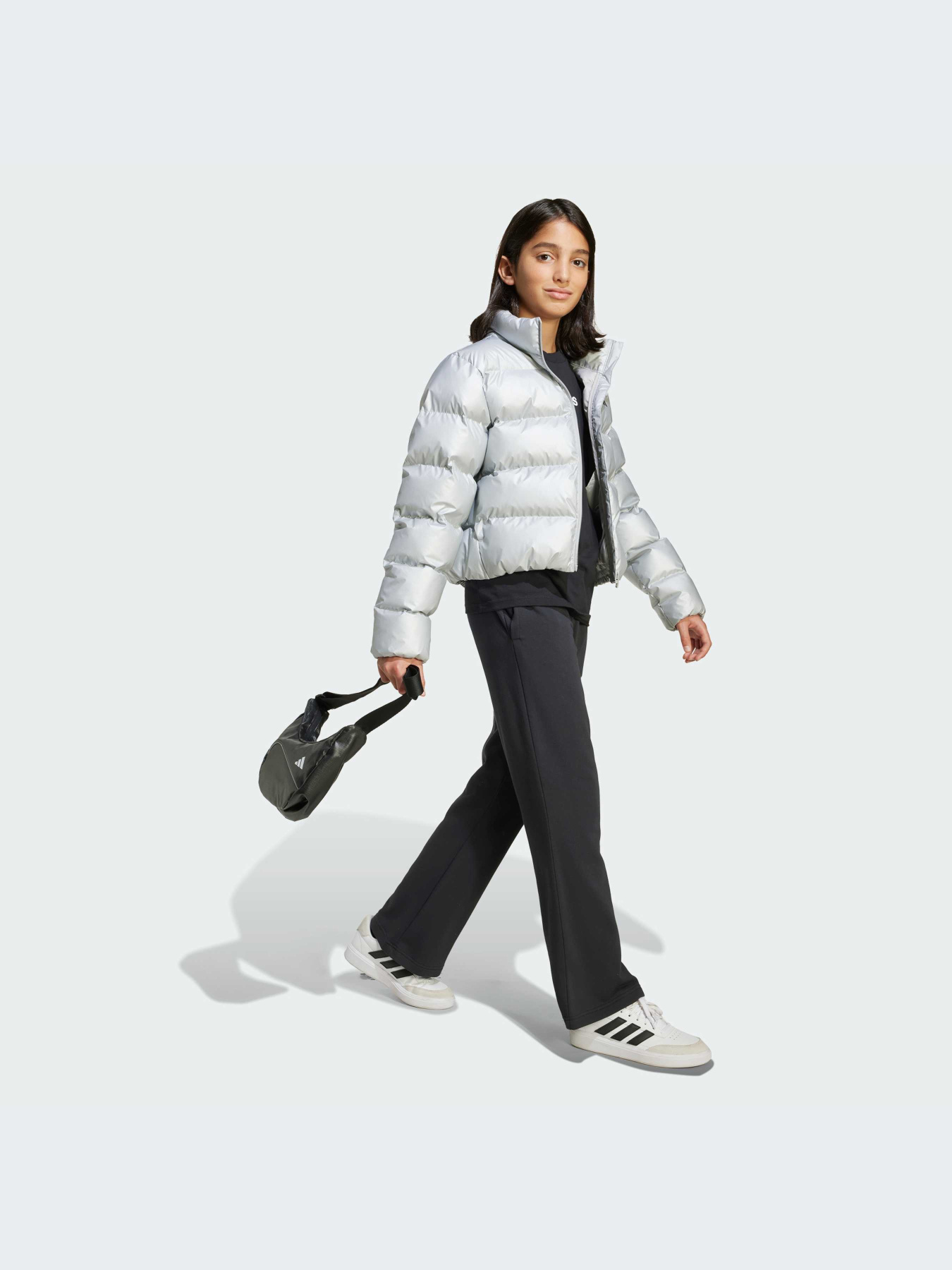 Куртки и дубленки Adidas модель JM1670-KZ Куртки и дубленки Adidas модель JM1670-KZ Фото