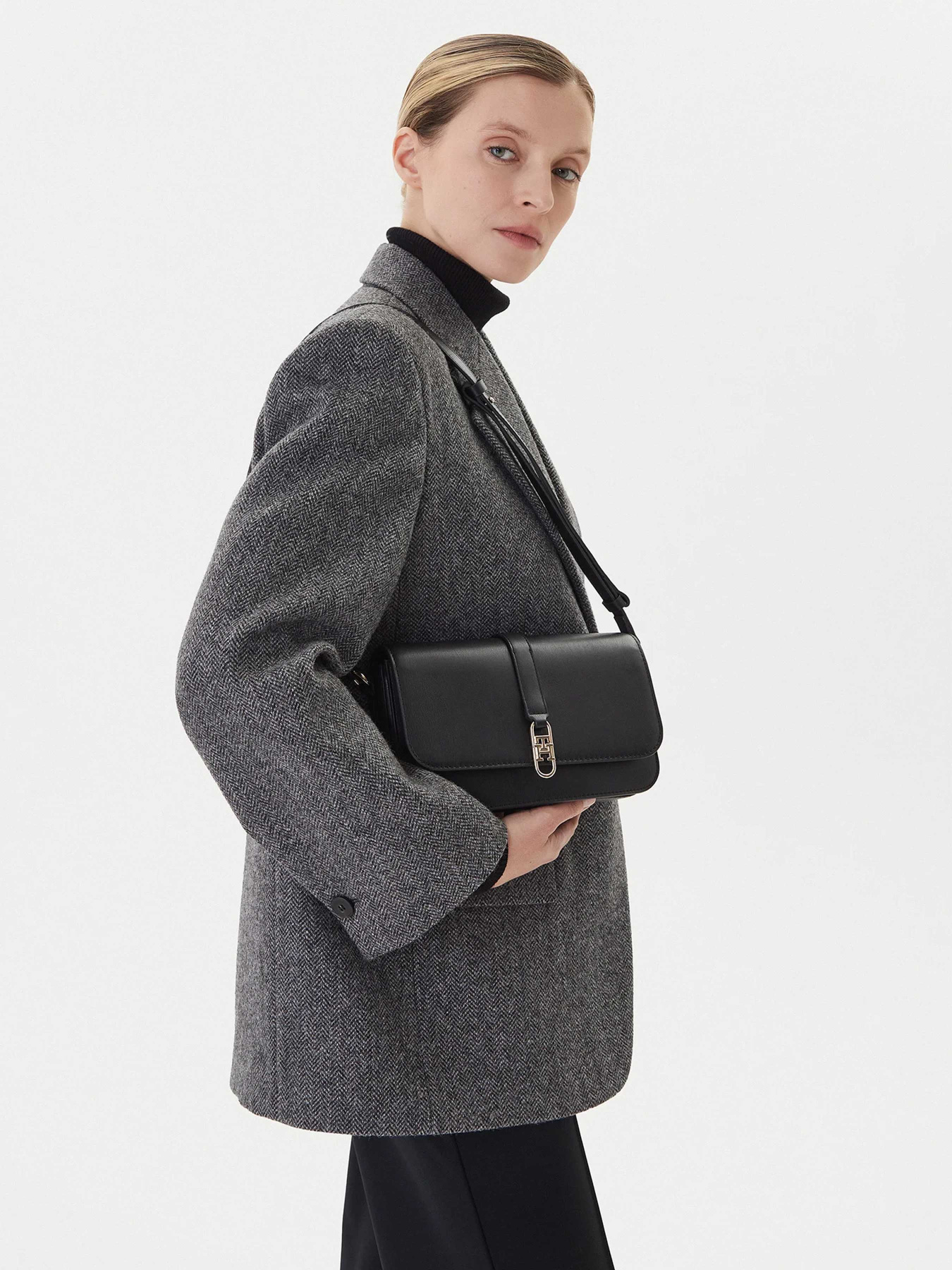 Сумки Tommy Hilfiger модель AW0AW17723-BDS Фото