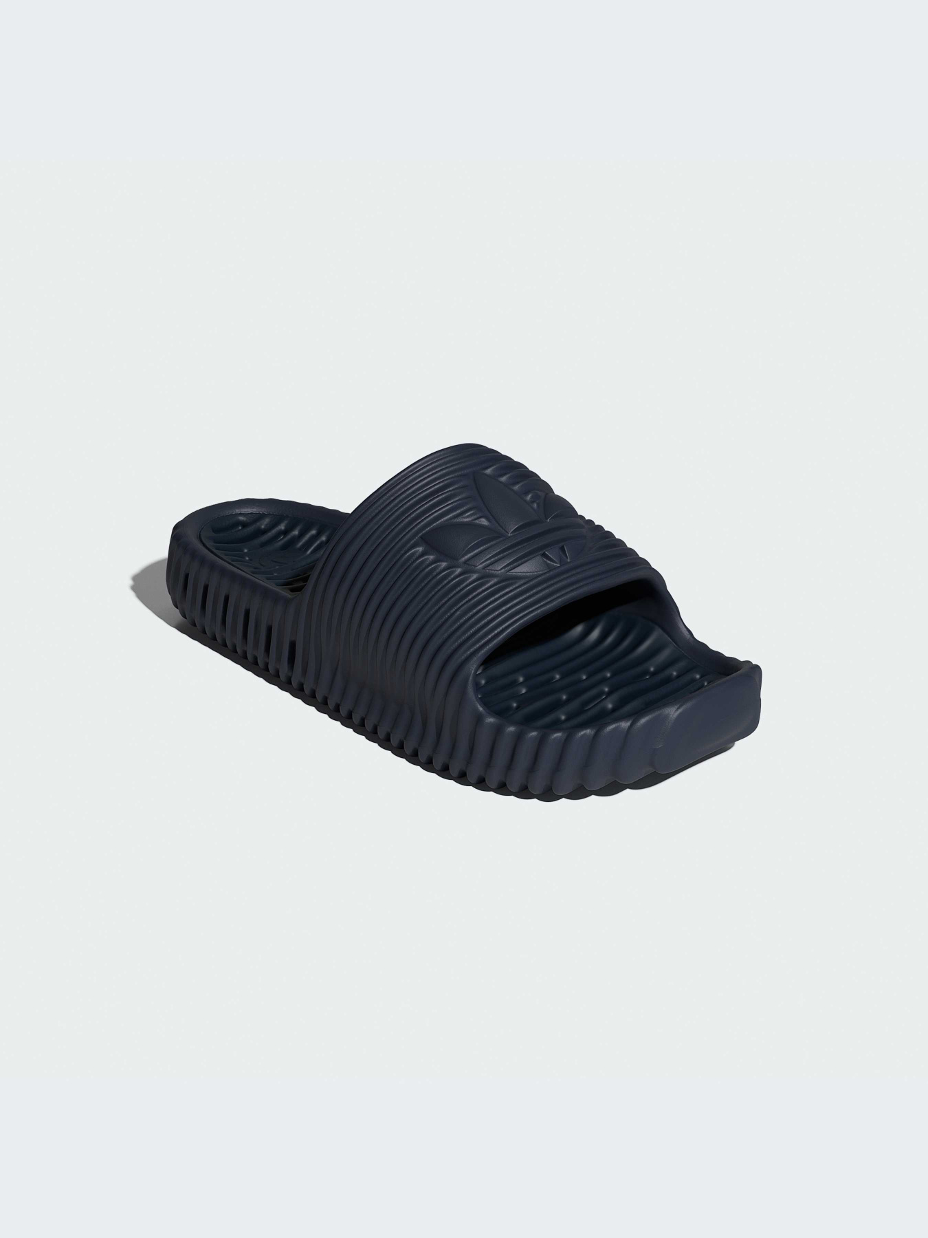 Шлёпанцы Adidas Adilette модель JR3615-KZ Шлёпанцы Adidas Adilette модель JR3615-KZ Фото