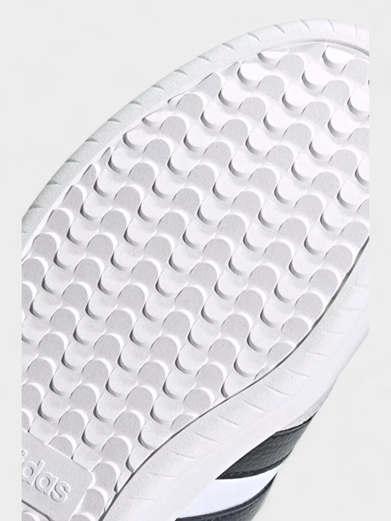 Кроссовки Adidas BARREDA модель JI2306 Фото