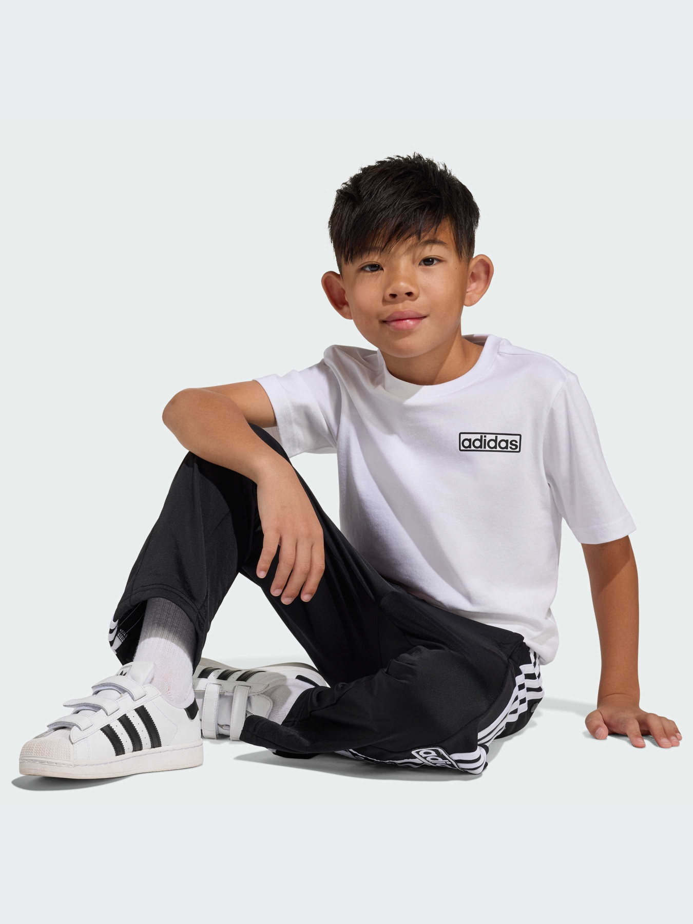 Костюмы Adidas Adicolor модель KD3990-KZ Костюмы Adidas Adicolor модель KD3990-KZ Фото