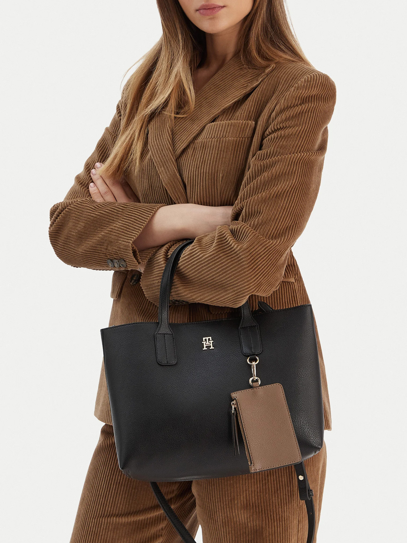 Сумки Tommy Hilfiger модель AW0AW18233-BDS Фото