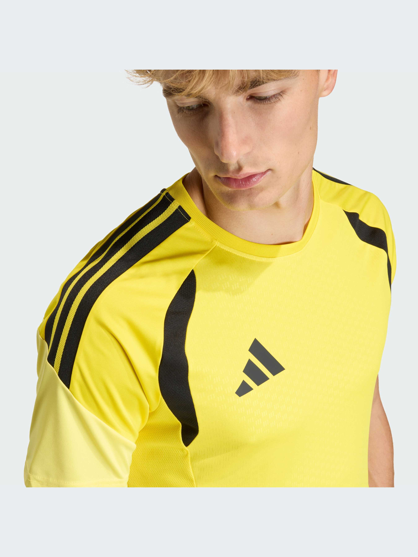 Футболки и поло Adidas Tiro модель KA7590-KZ Футболки и поло Adidas Tiro модель KA7590-KZ Фото