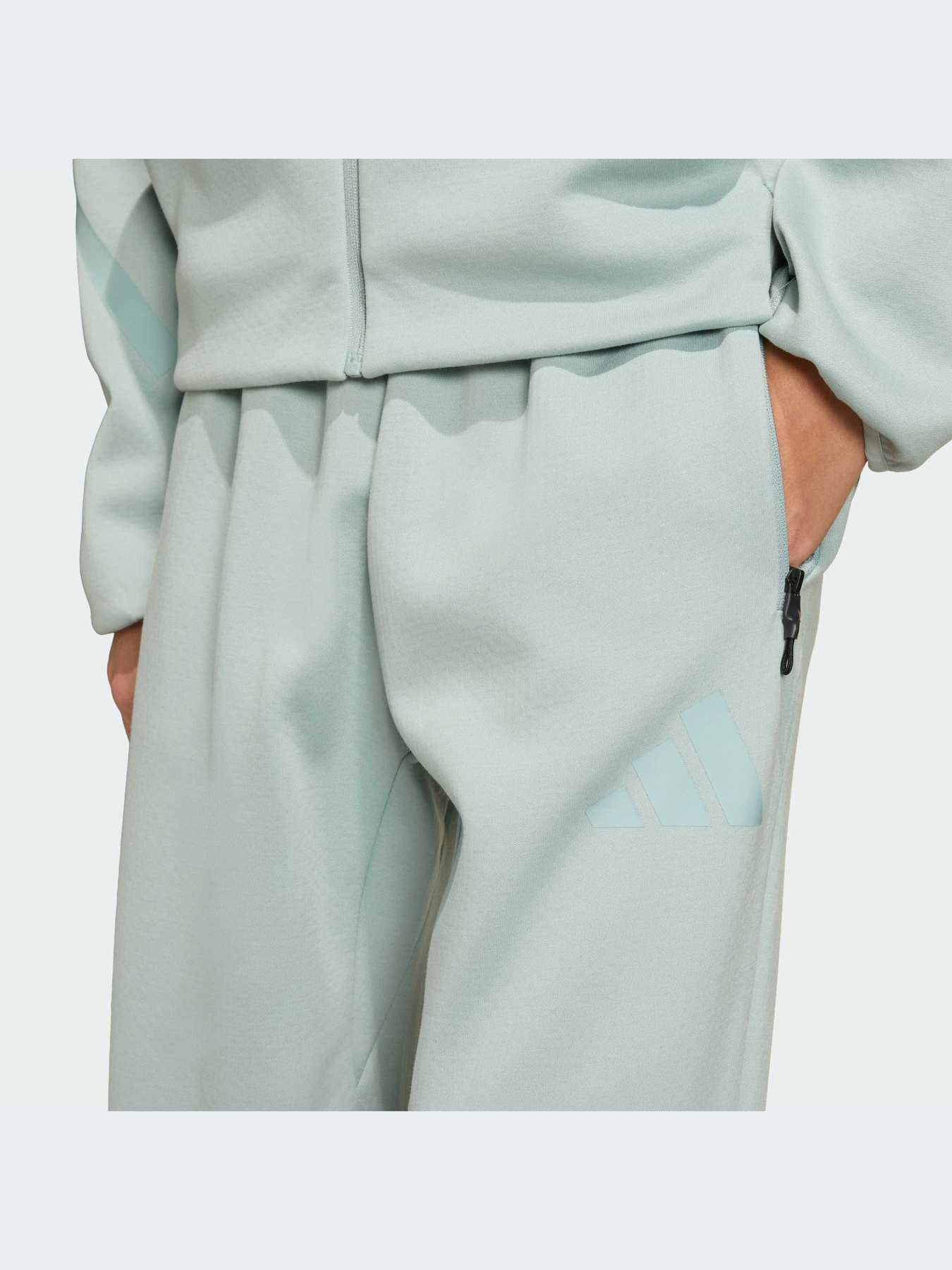 Брюки Adidas ZNE модель KC1931-KZ Фото