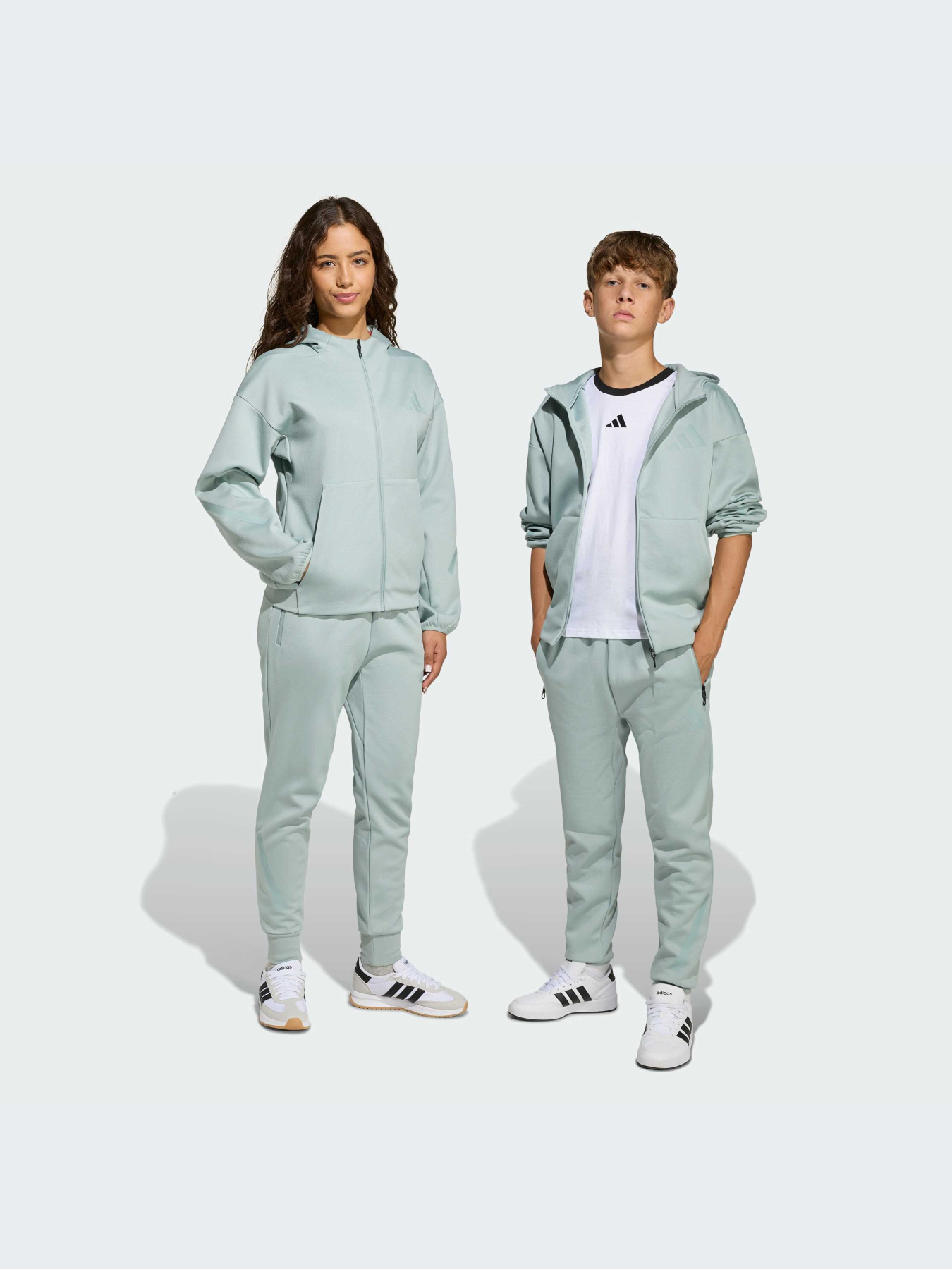 Брюки Adidas ZNE модель KC1931-KZ Фото