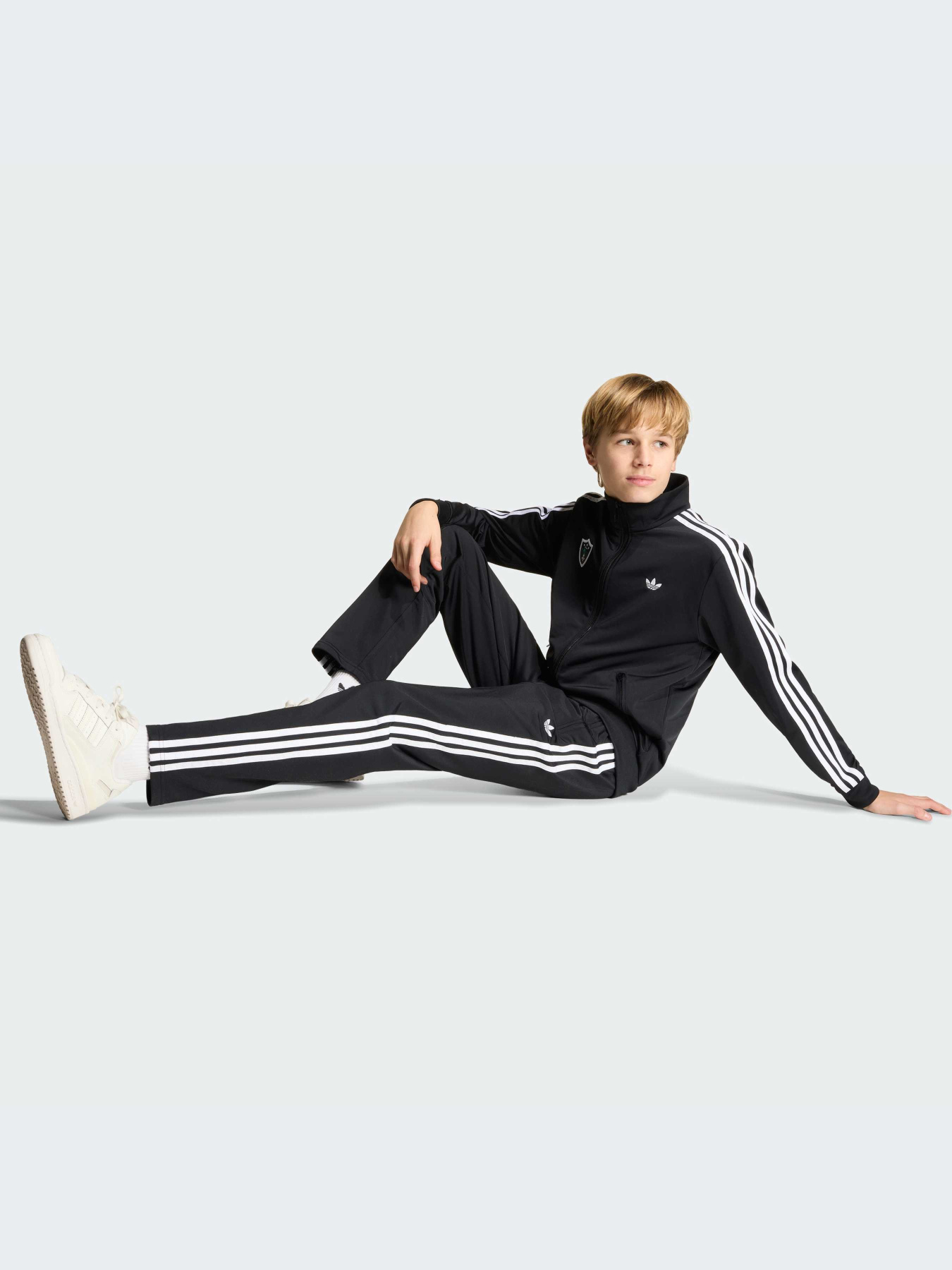 Худи и свитшоты Adidas Disney модель KC8440-KZ Фото